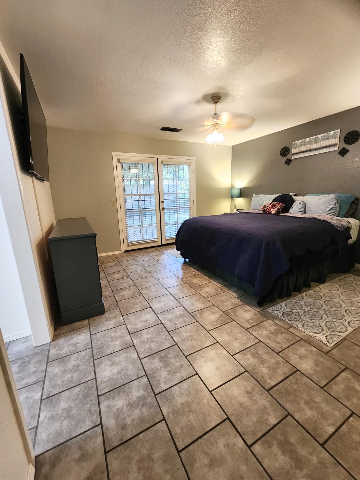 4235 W Mission Ct, Visalia, CA 93277