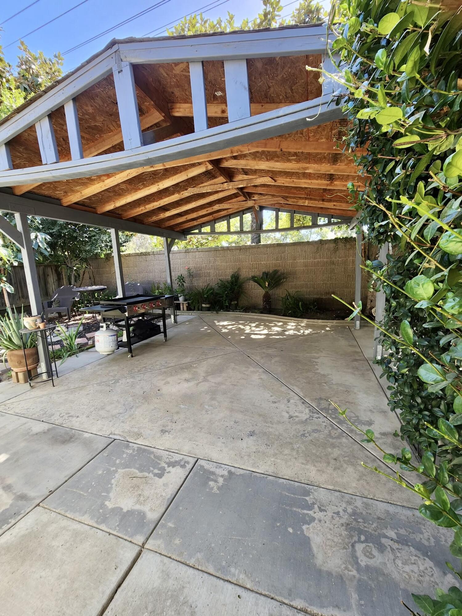 4235 W Mission Ct, Visalia, CA 93277