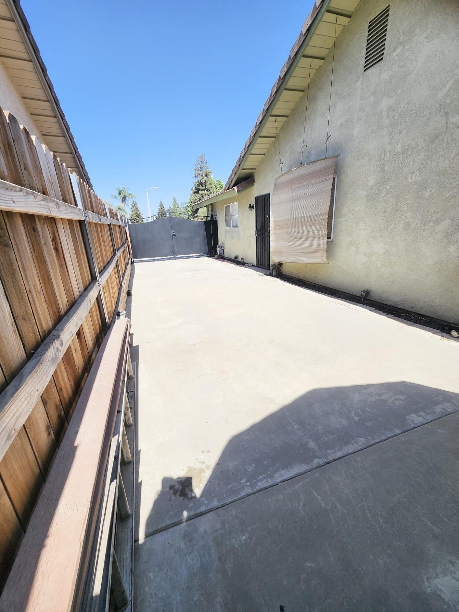 4235 W Mission Ct, Visalia, CA 93277
