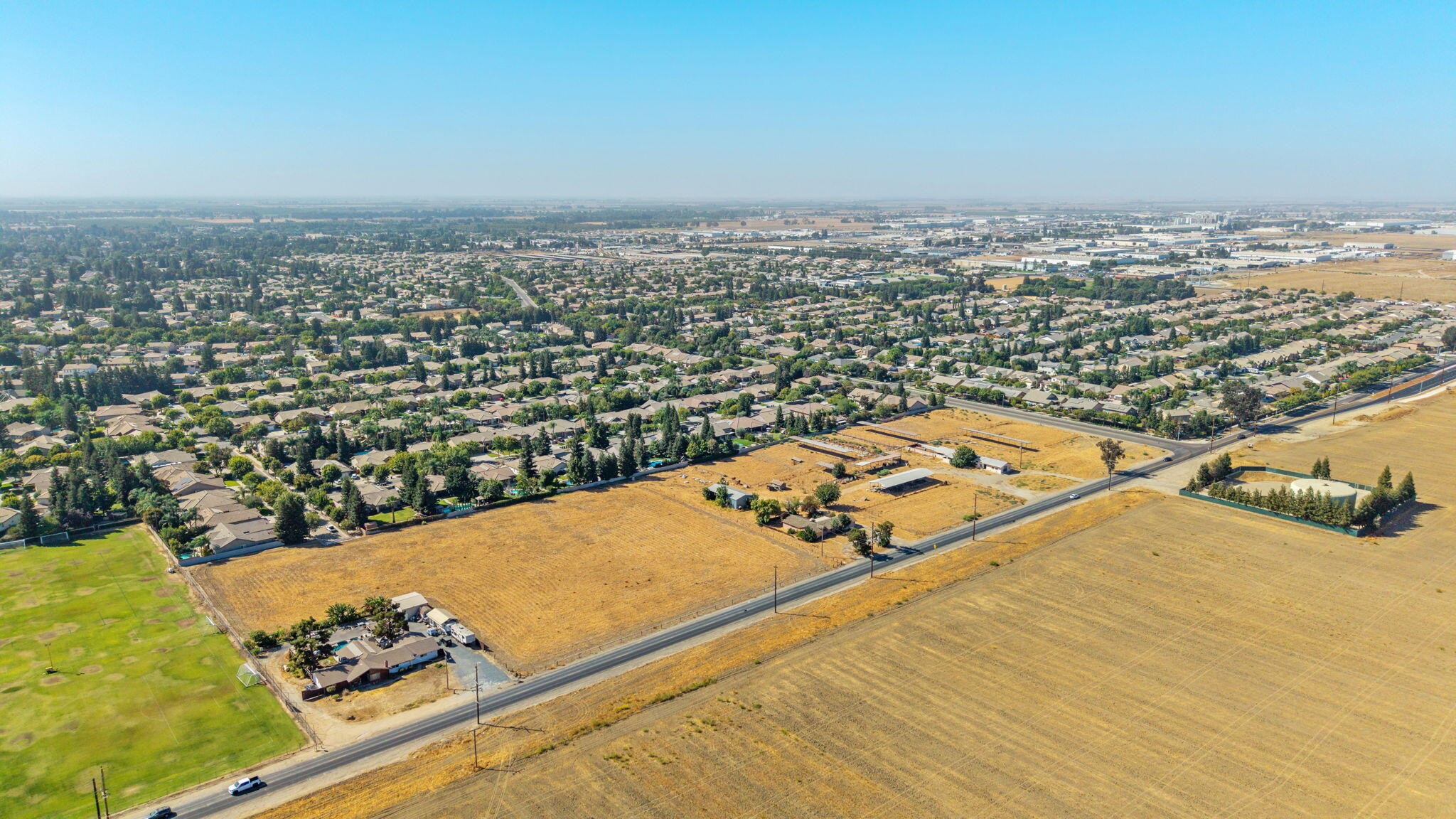 0 Se Corner Of Riggin And Roeben, Visalia, CA 93291