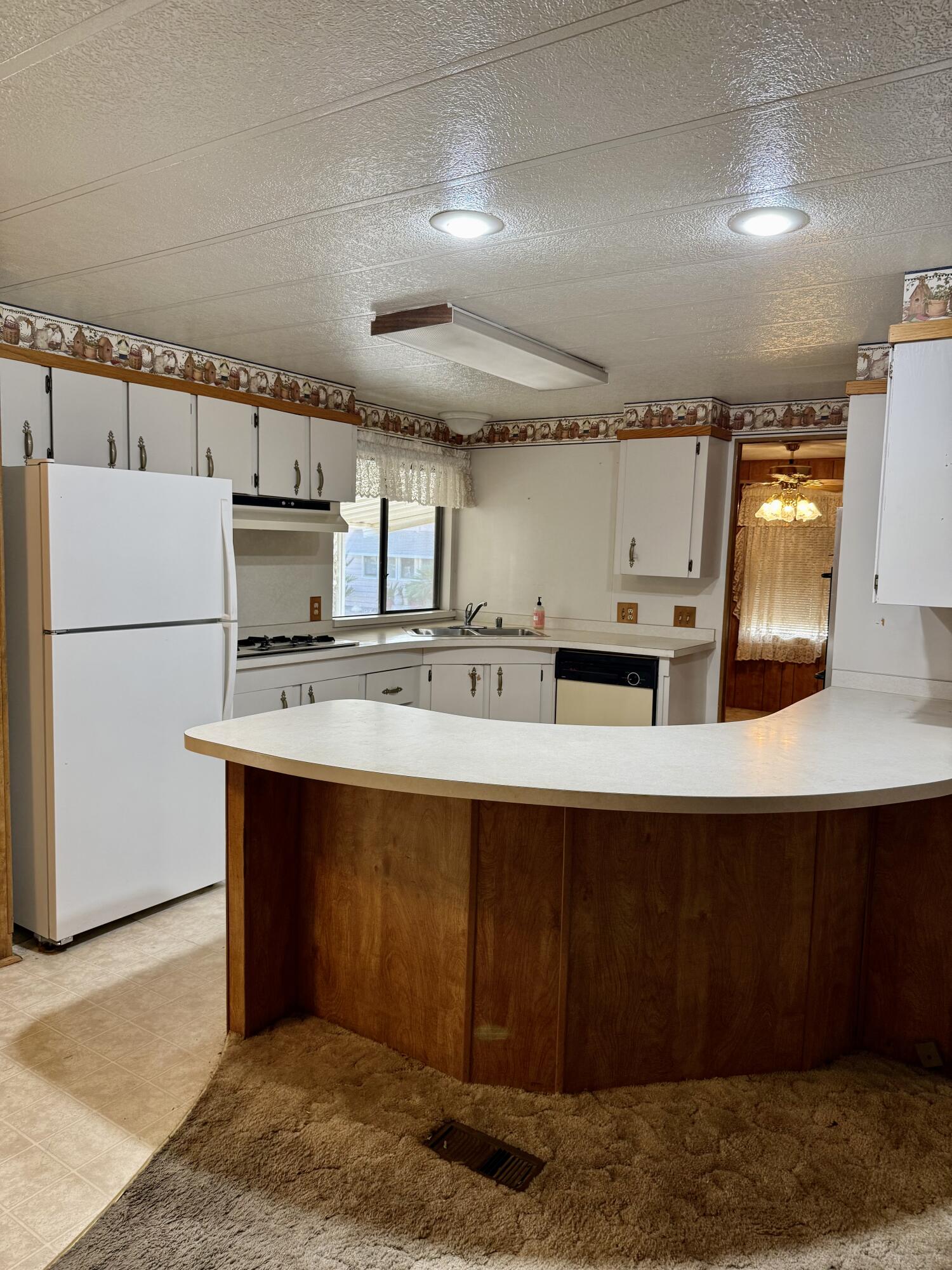 2627 W Midvalley Ave #127, Visalia, CA 93277