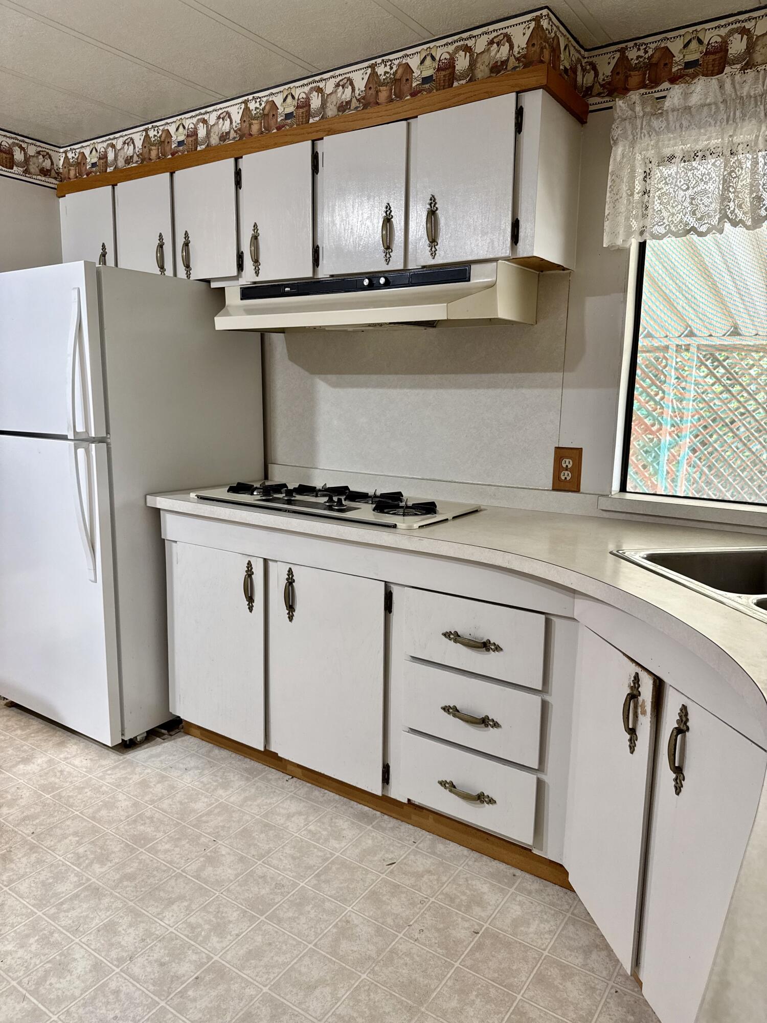 2627 W Midvalley Ave #127, Visalia, CA 93277