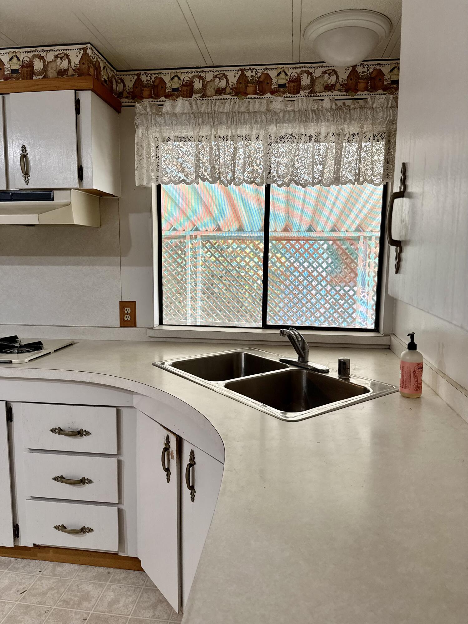 2627 W Midvalley Ave #127, Visalia, CA 93277