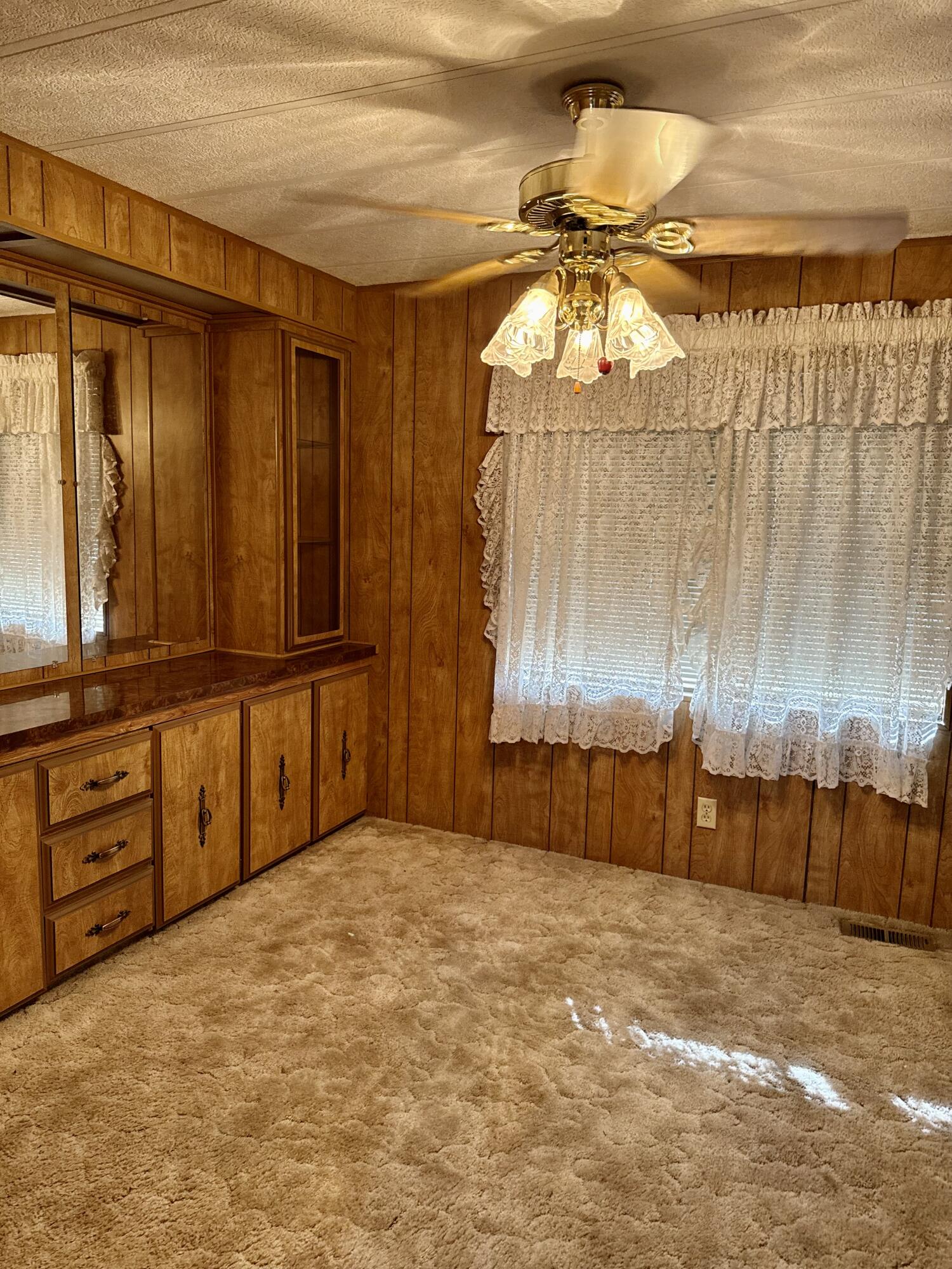 2627 W Midvalley Ave #127, Visalia, CA 93277