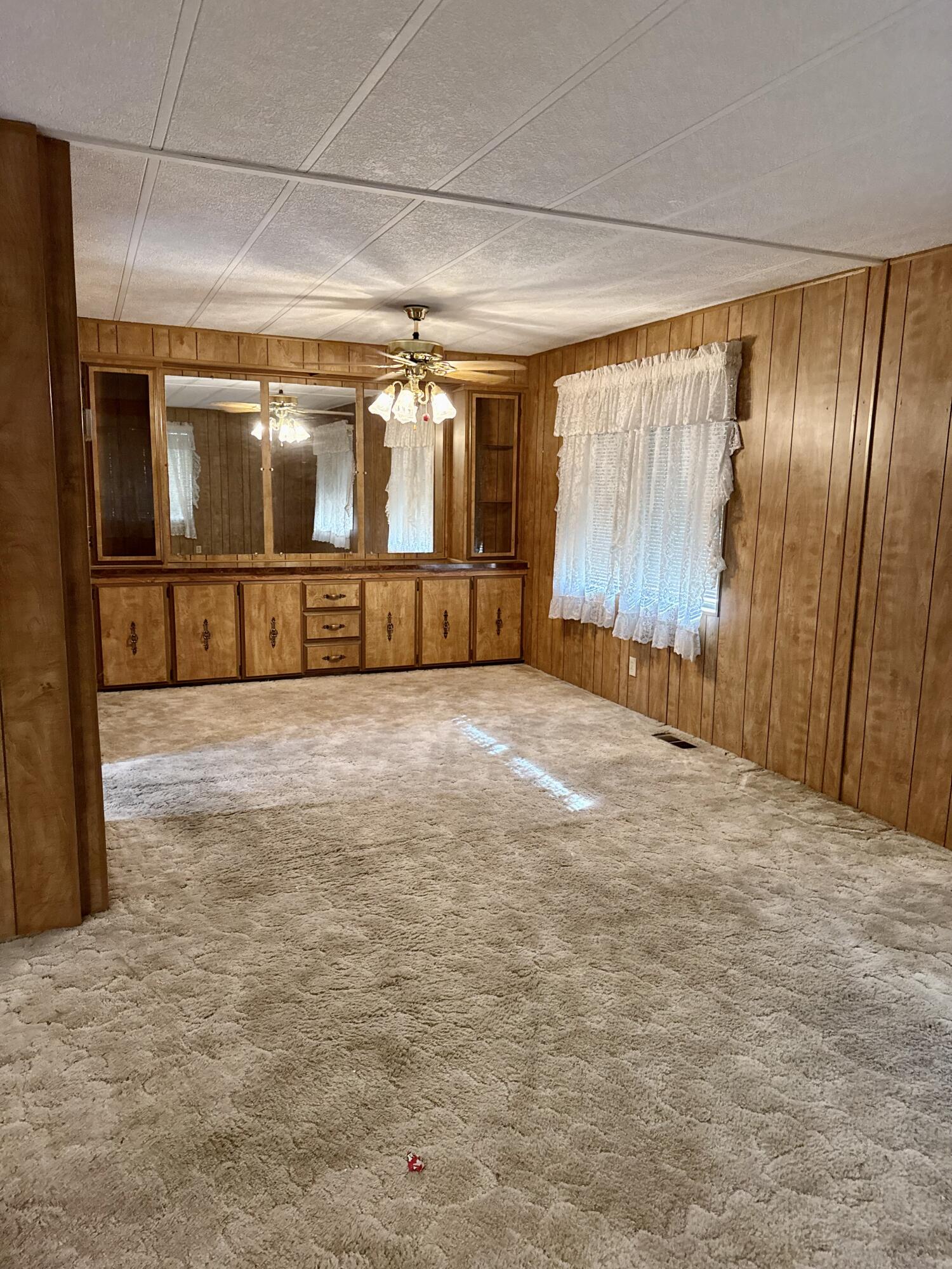 2627 W Midvalley Ave #127, Visalia, CA 93277