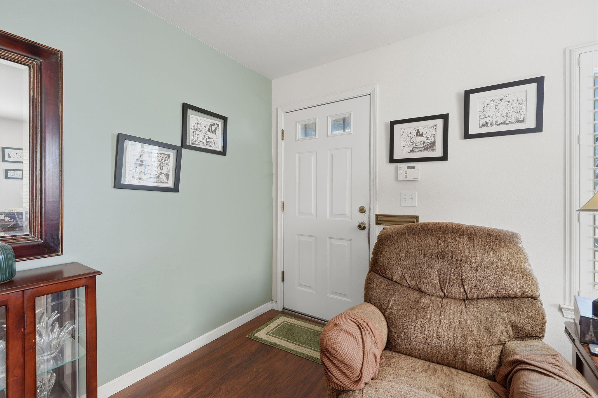 403 E Elm St, Hanford, CA 93230
