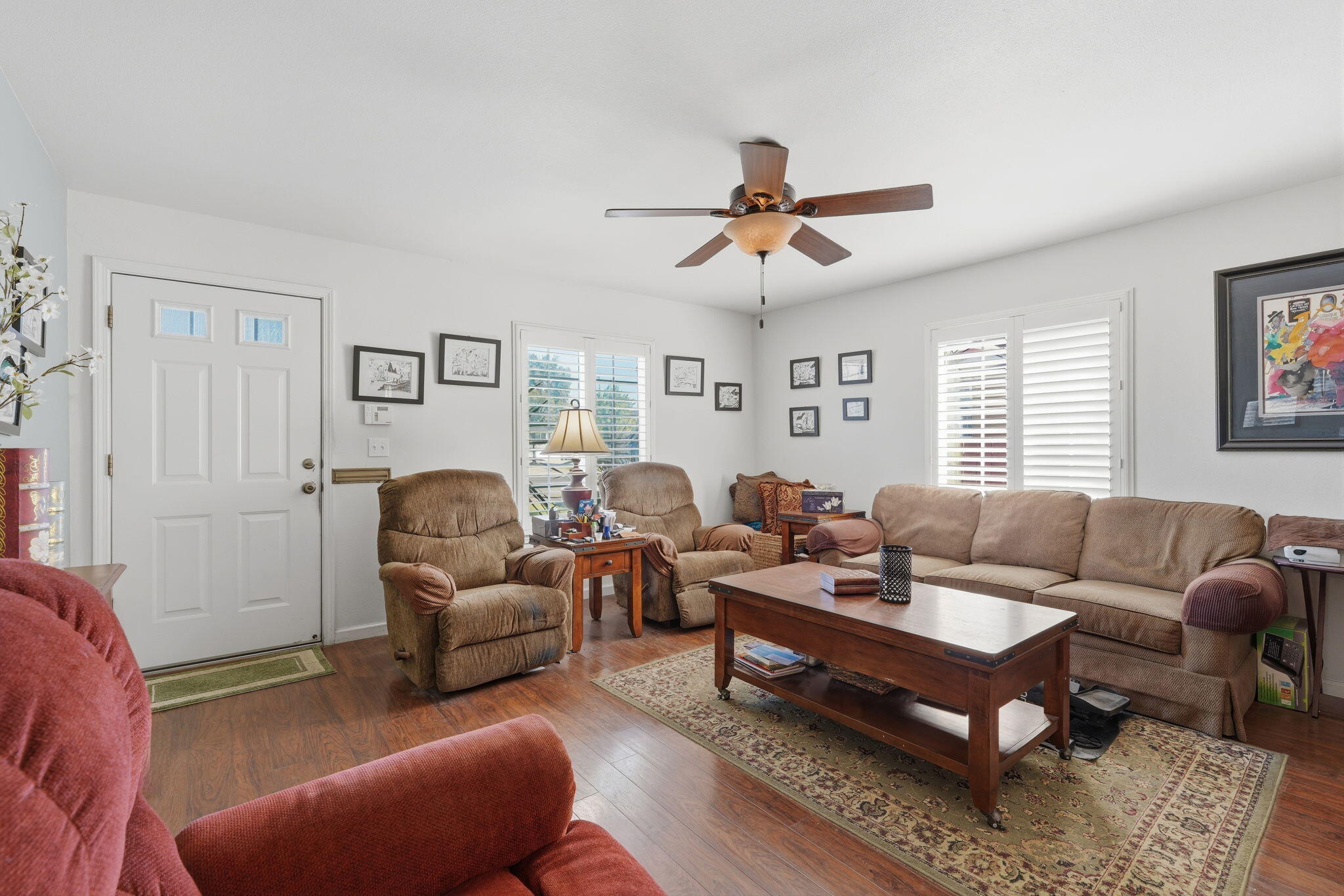 403 E Elm St, Hanford, CA 93230