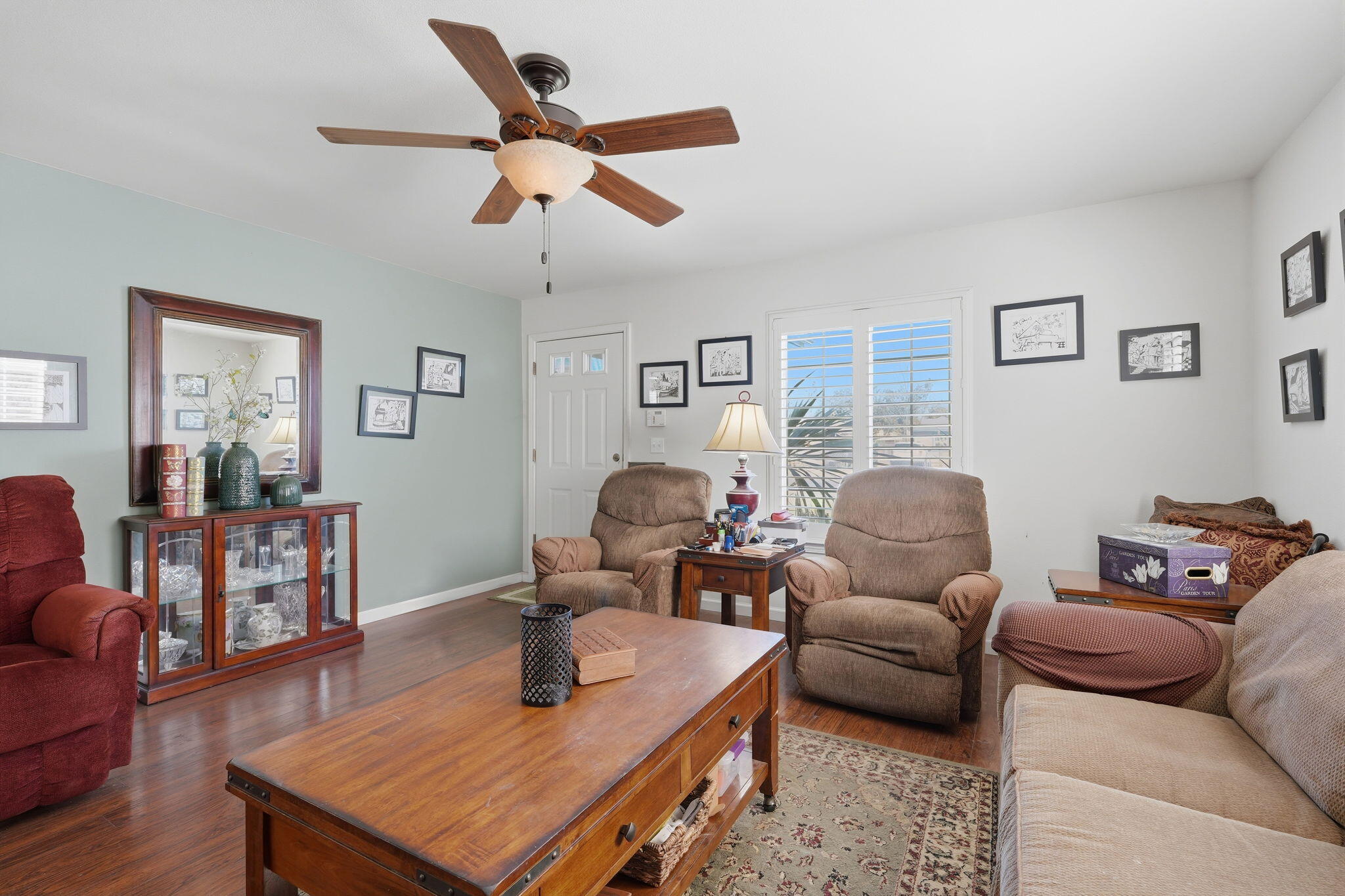 403 E Elm St, Hanford, CA 93230