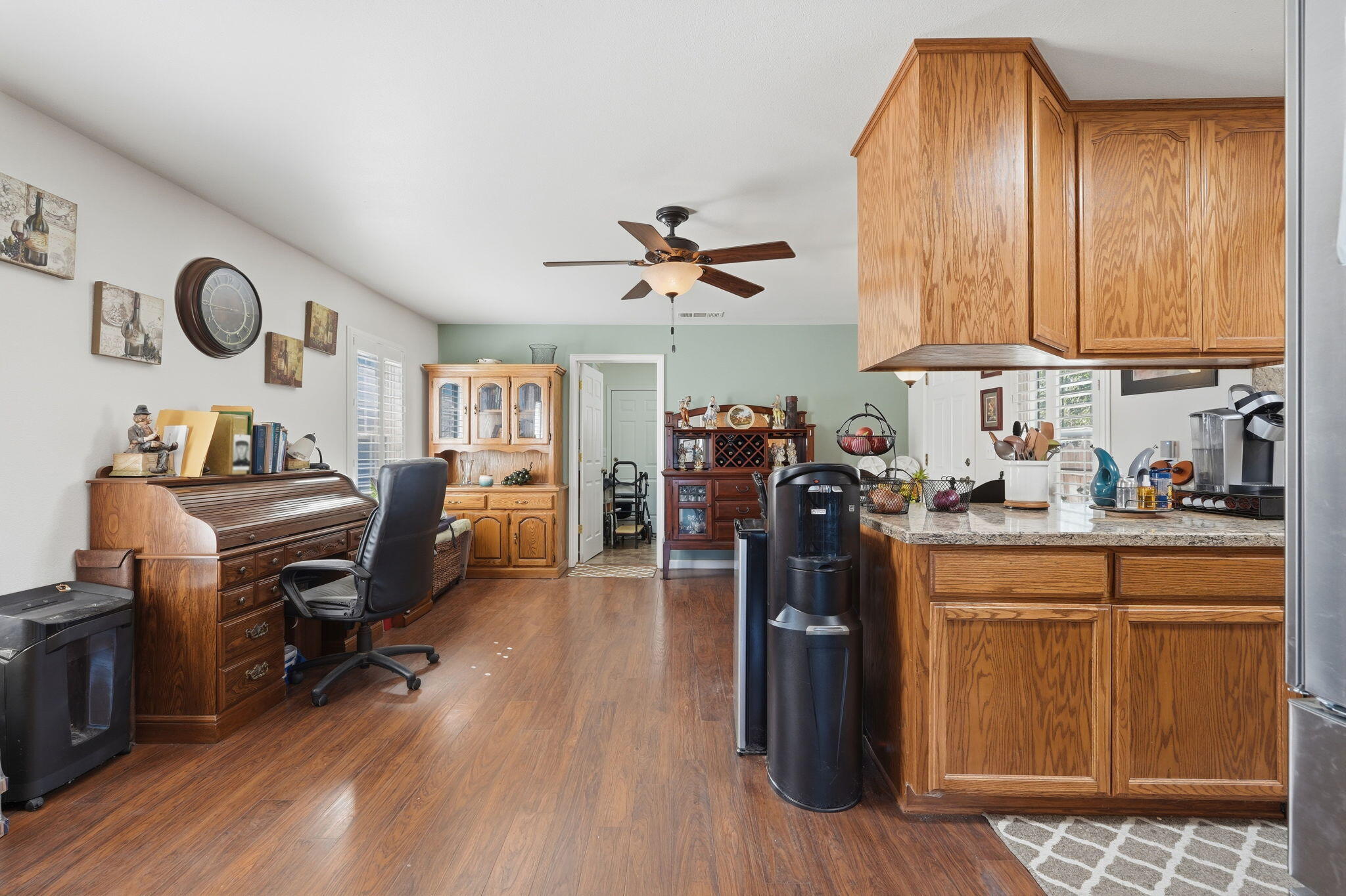 403 E Elm St, Hanford, CA 93230