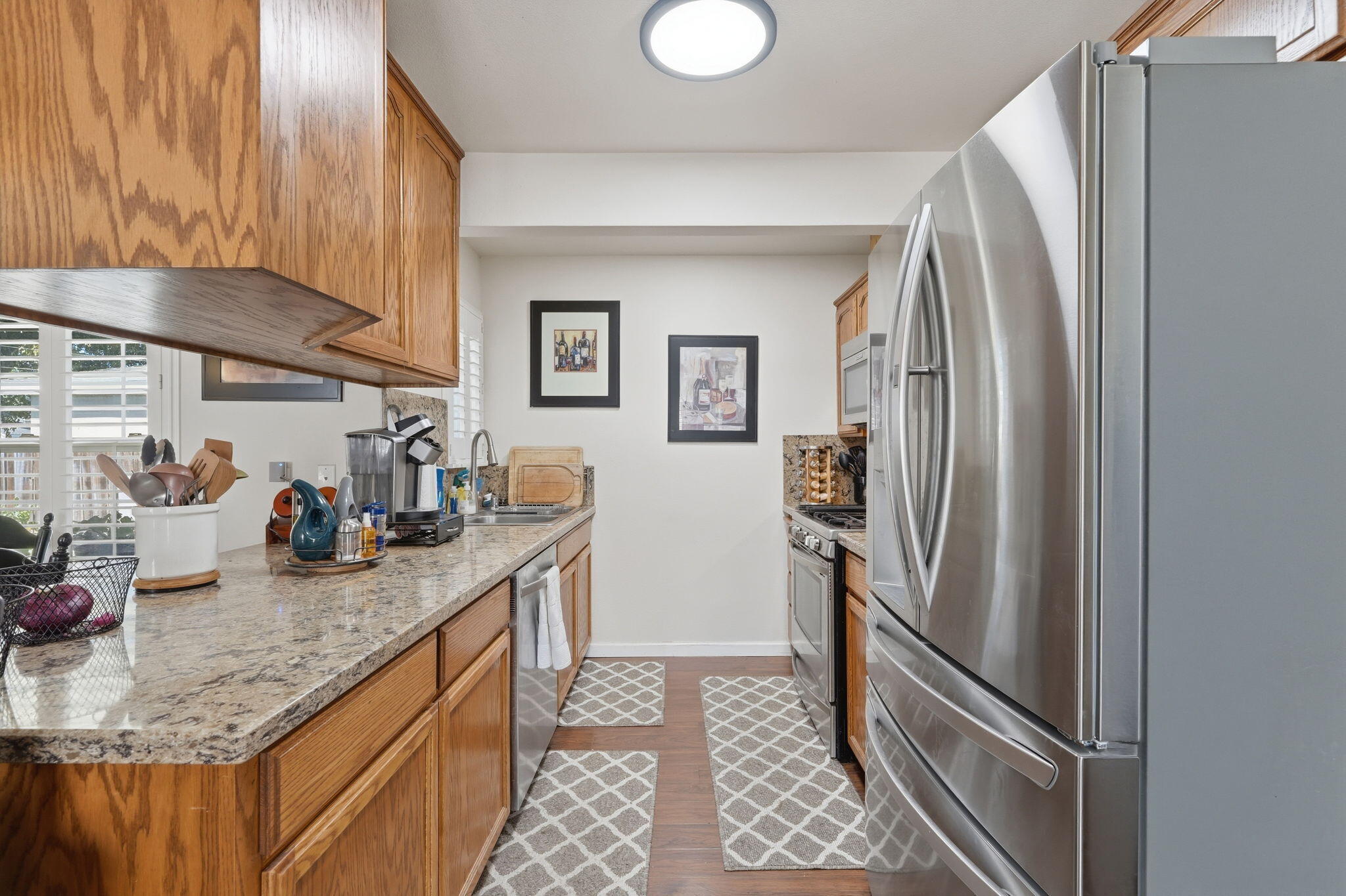 403 E Elm St, Hanford, CA 93230