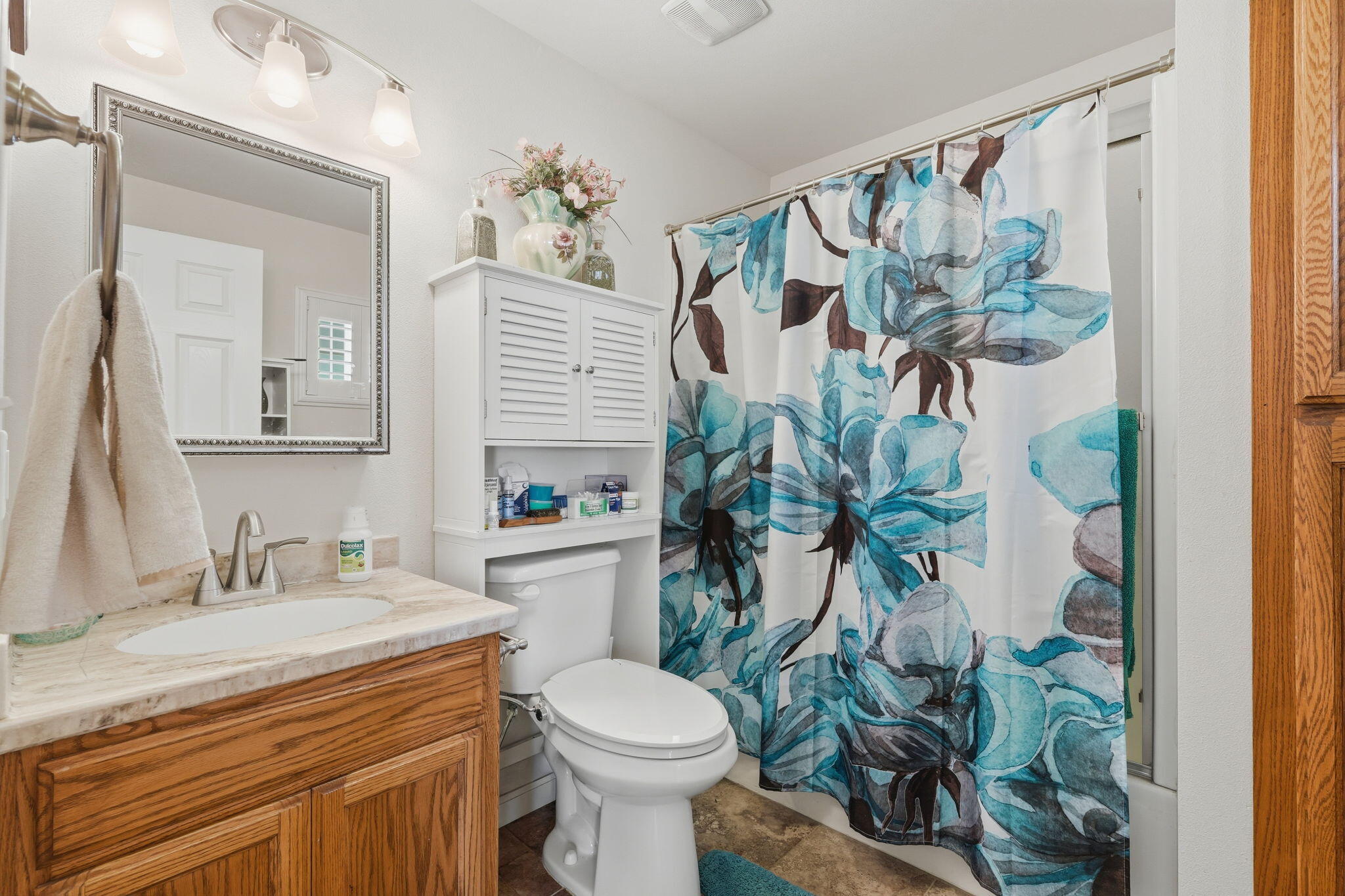 403 E Elm St, Hanford, CA 93230
