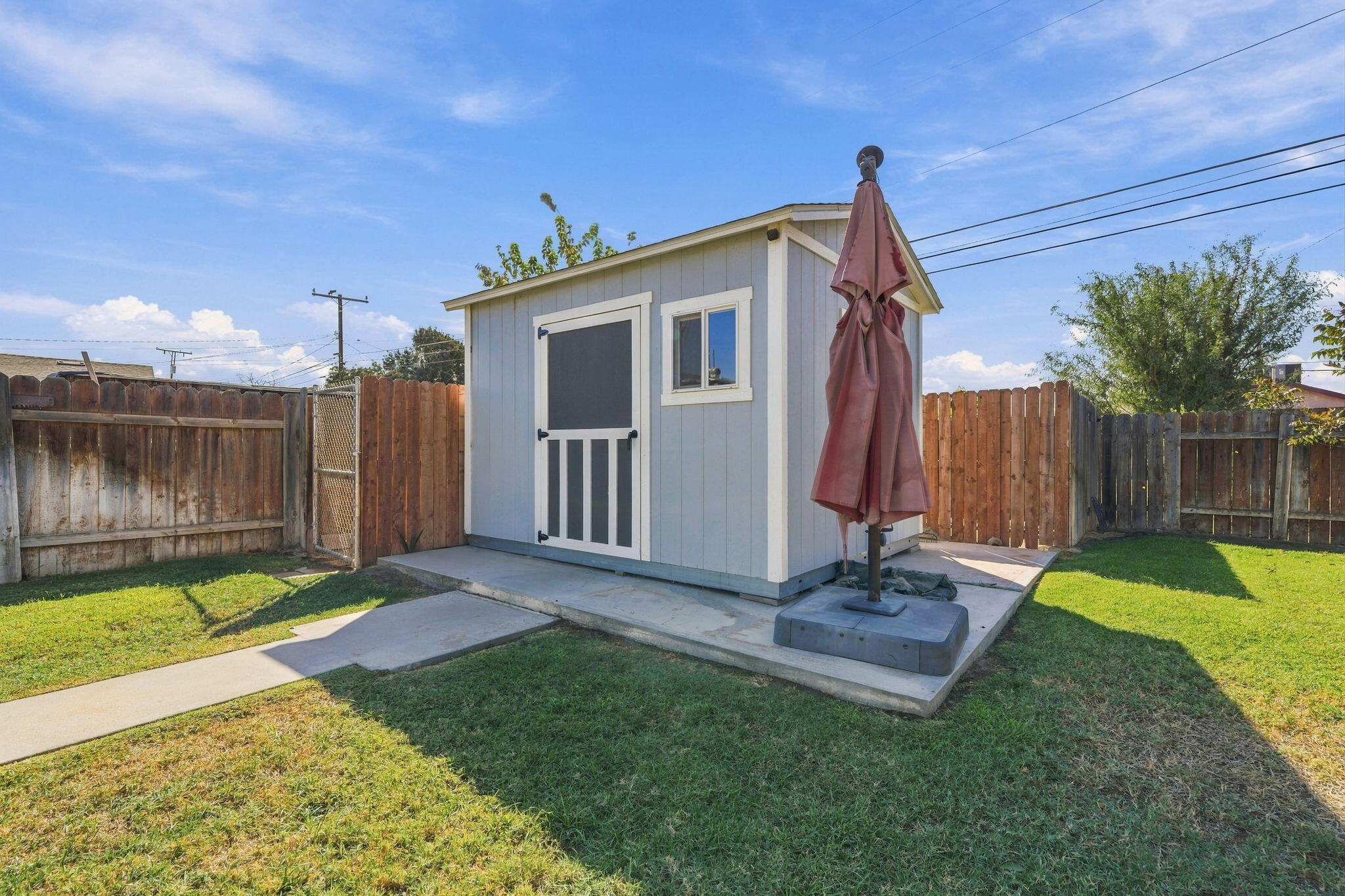 403 E Elm St, Hanford, CA 93230