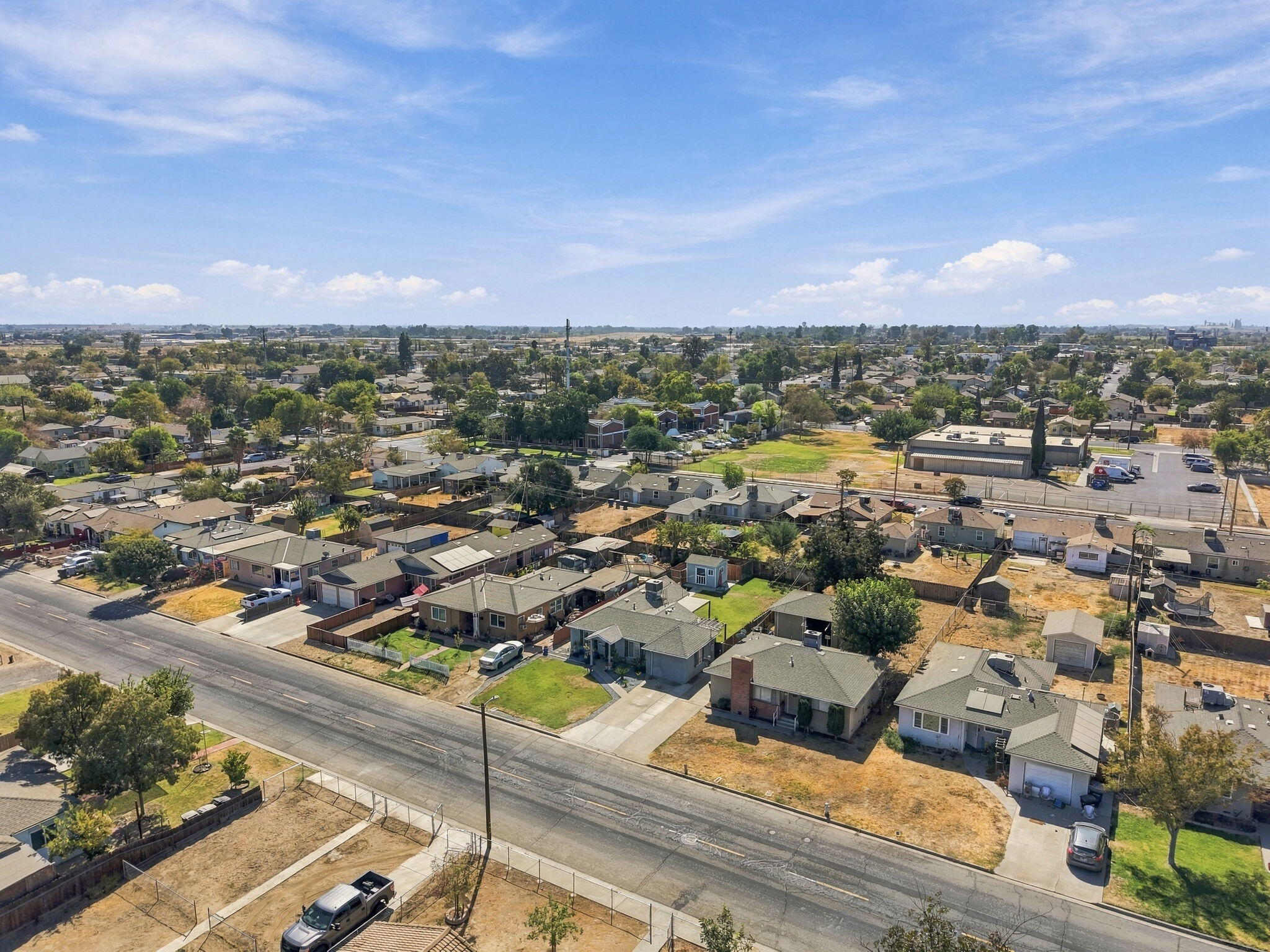 403 E Elm St, Hanford, CA 93230