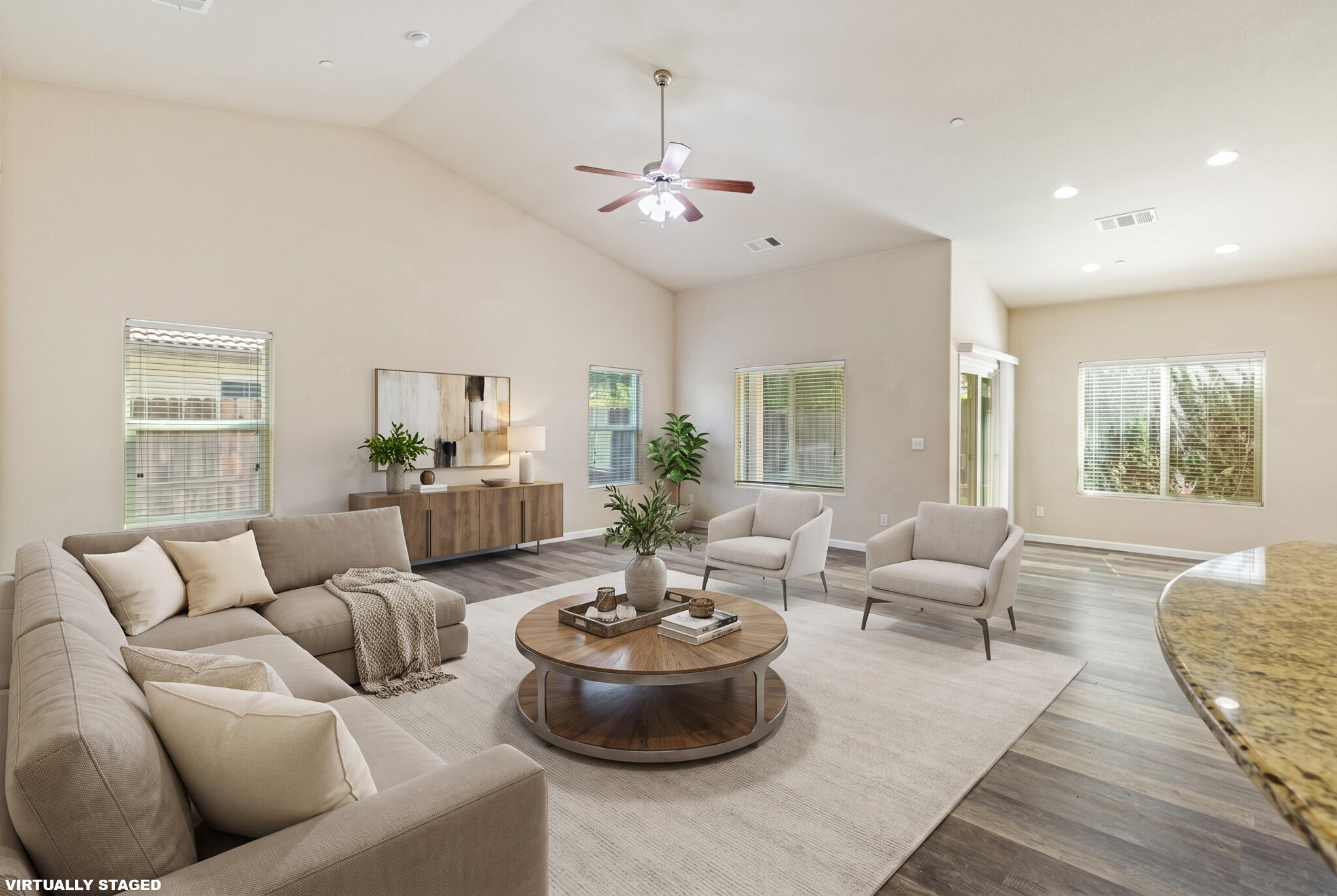 4039 W Buena Vista Ave, Visalia, CA 93291