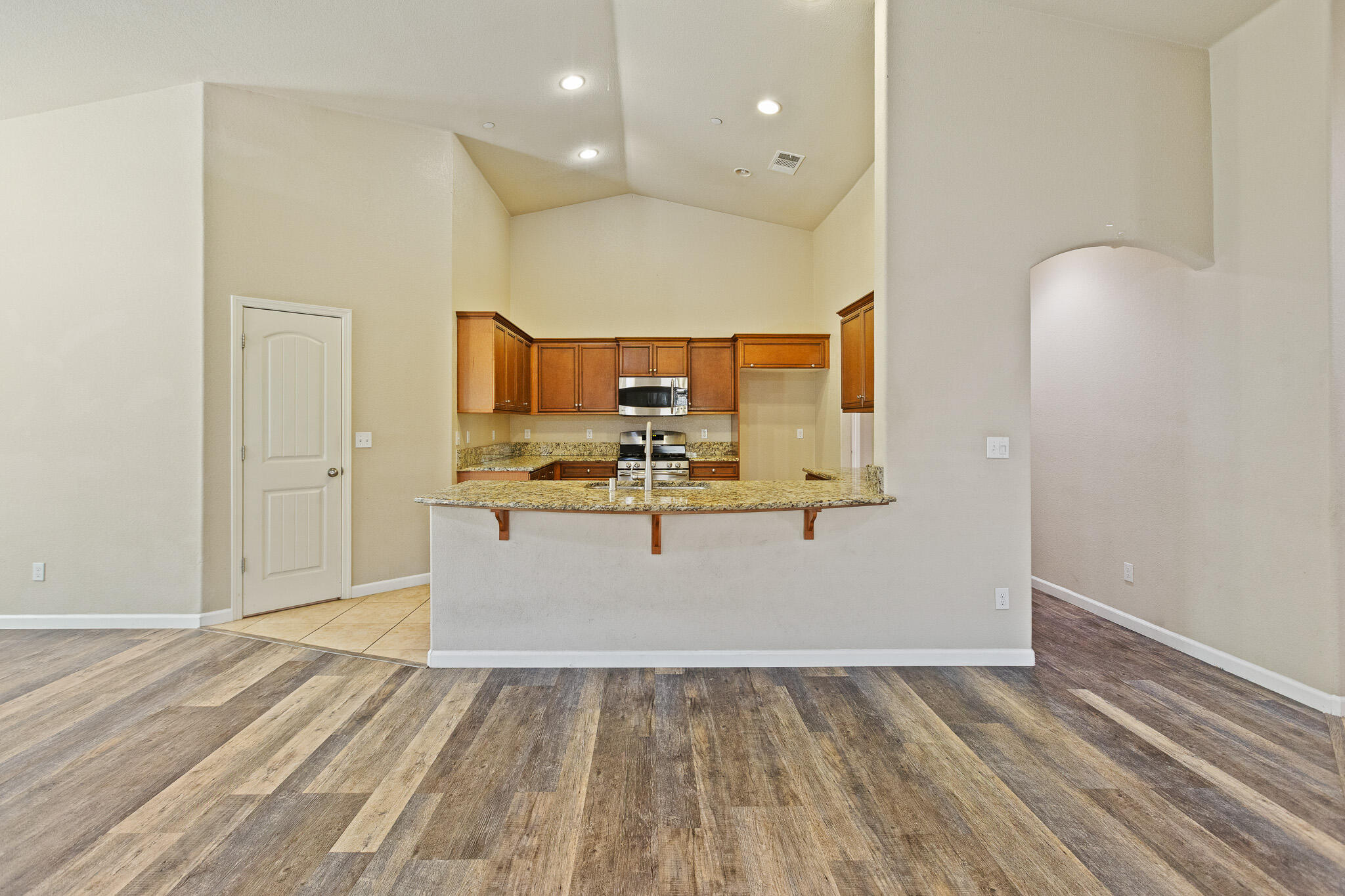 4039 W Buena Vista Ave, Visalia, CA 93291