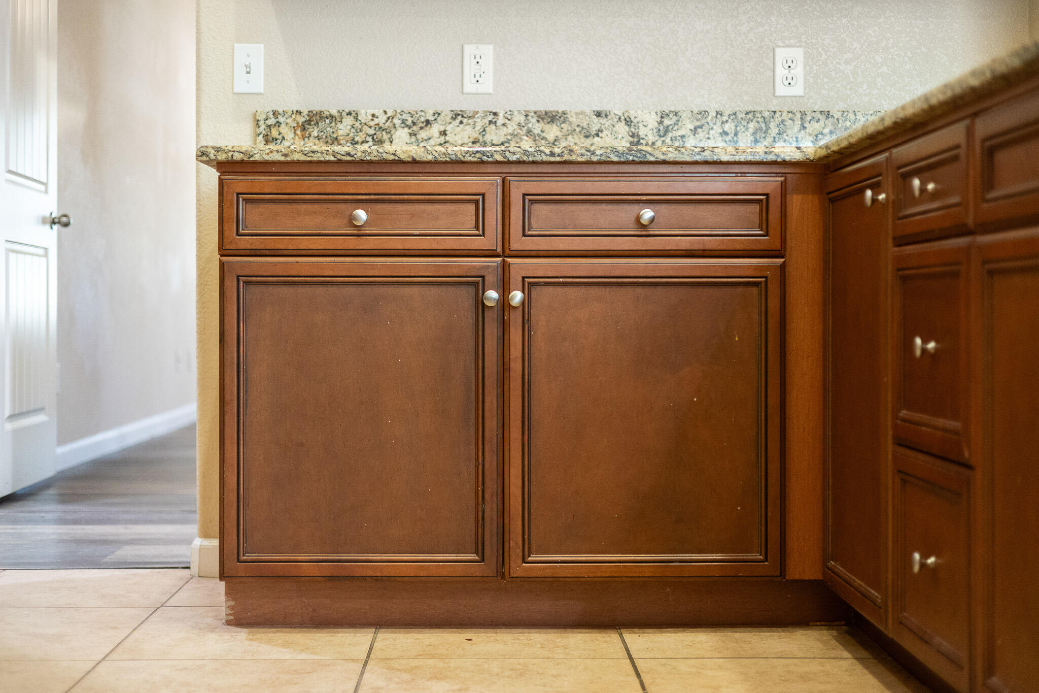 4039 W Buena Vista Ave, Visalia, CA 93291