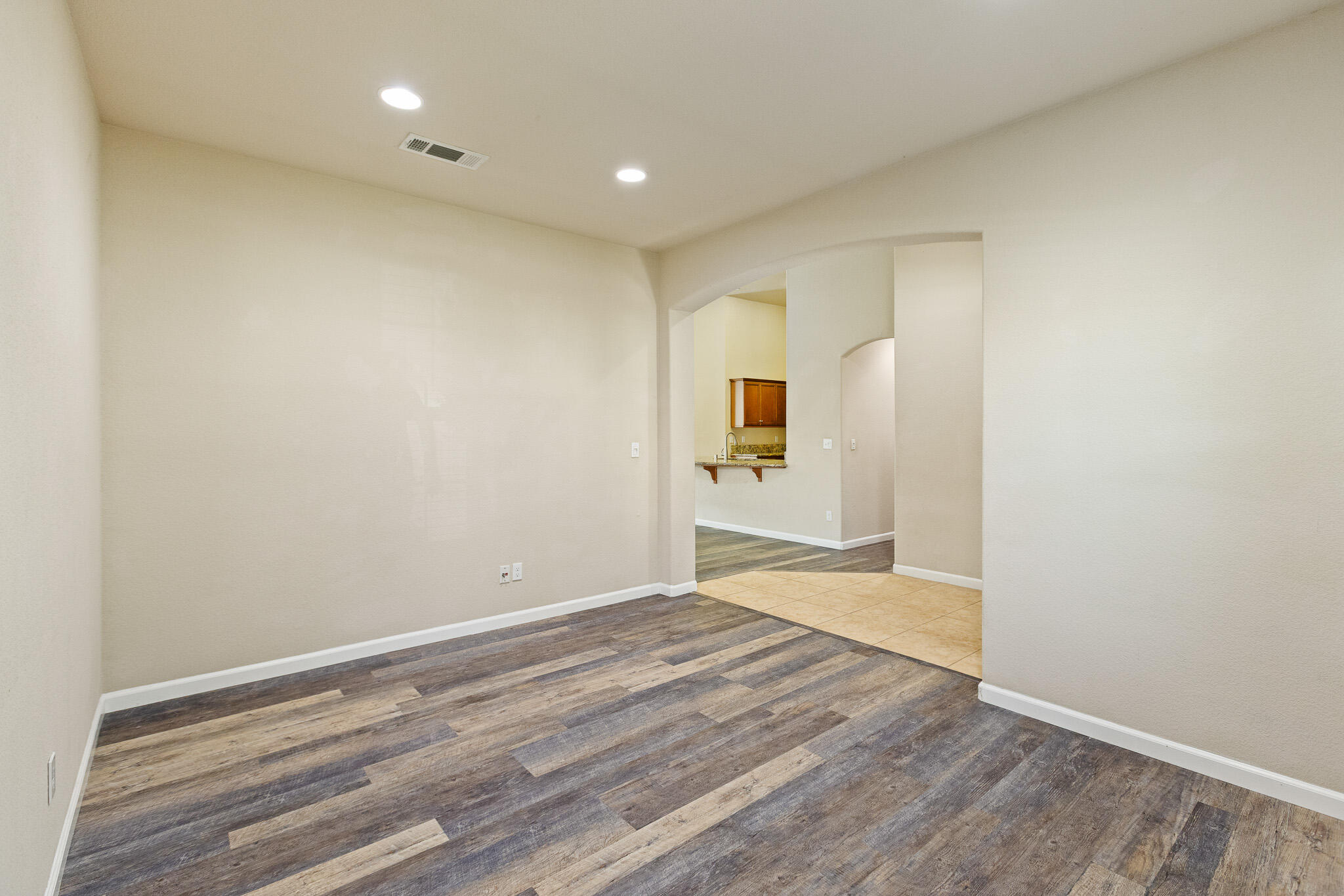 4039 W Buena Vista Ave, Visalia, CA 93291