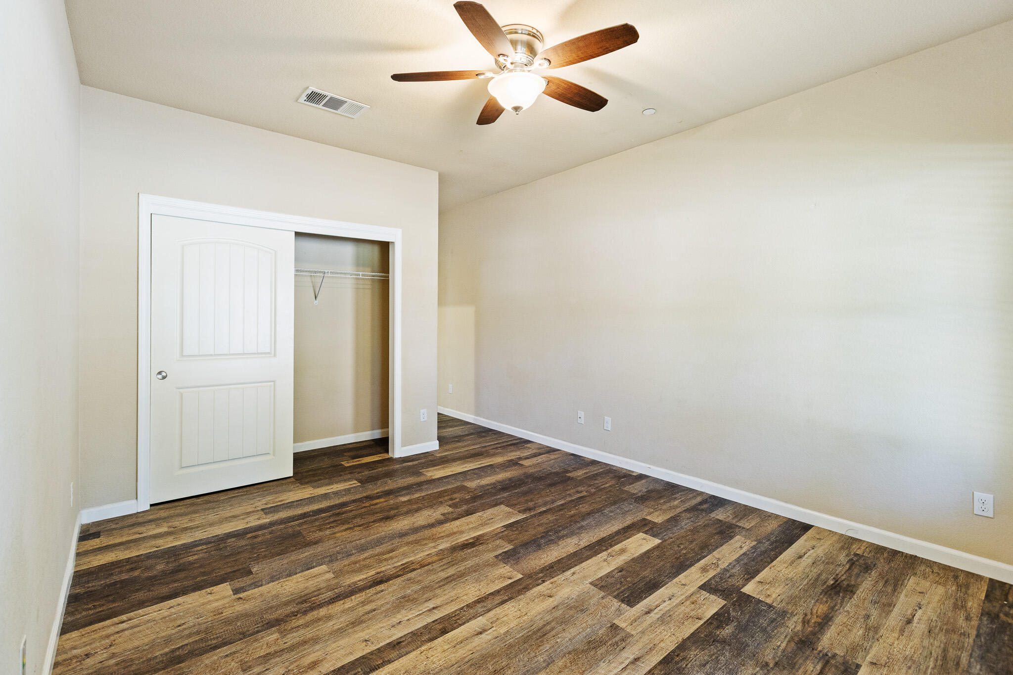 4039 W Buena Vista Ave, Visalia, CA 93291