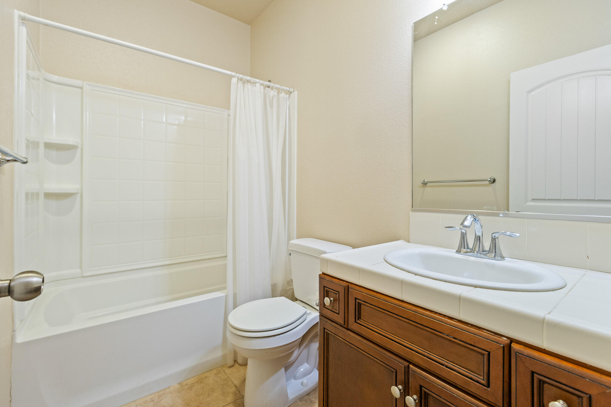 4039 W Buena Vista Ave, Visalia, CA 93291