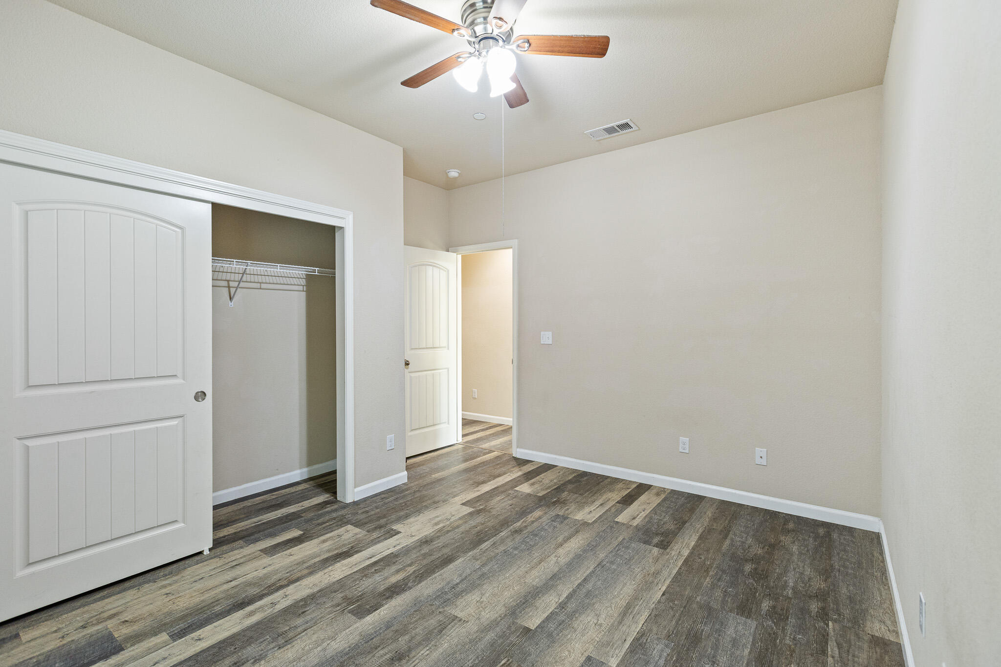4039 W Buena Vista Ave, Visalia, CA 93291