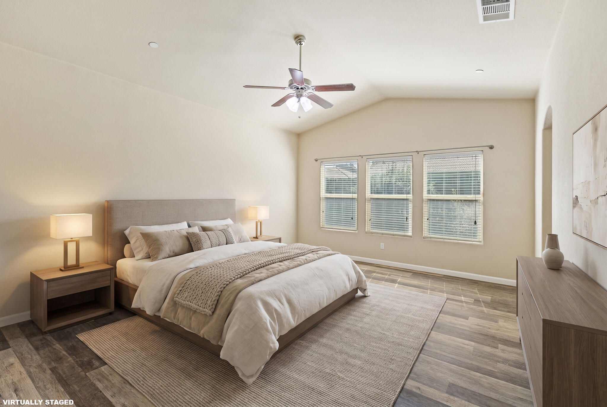 4039 W Buena Vista Ave, Visalia, CA 93291