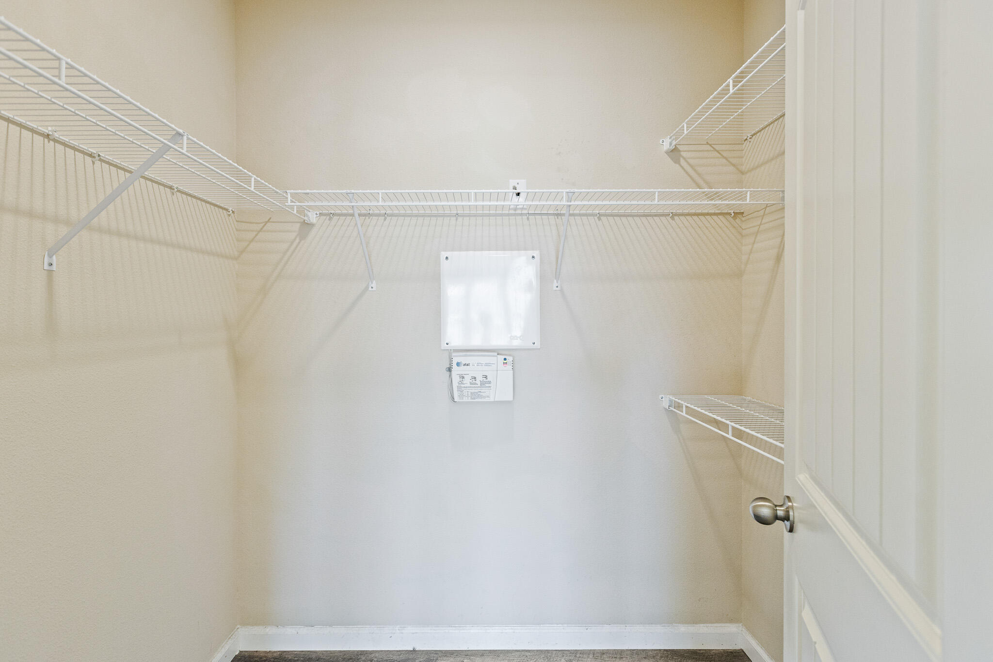 4039 W Buena Vista Ave, Visalia, CA 93291