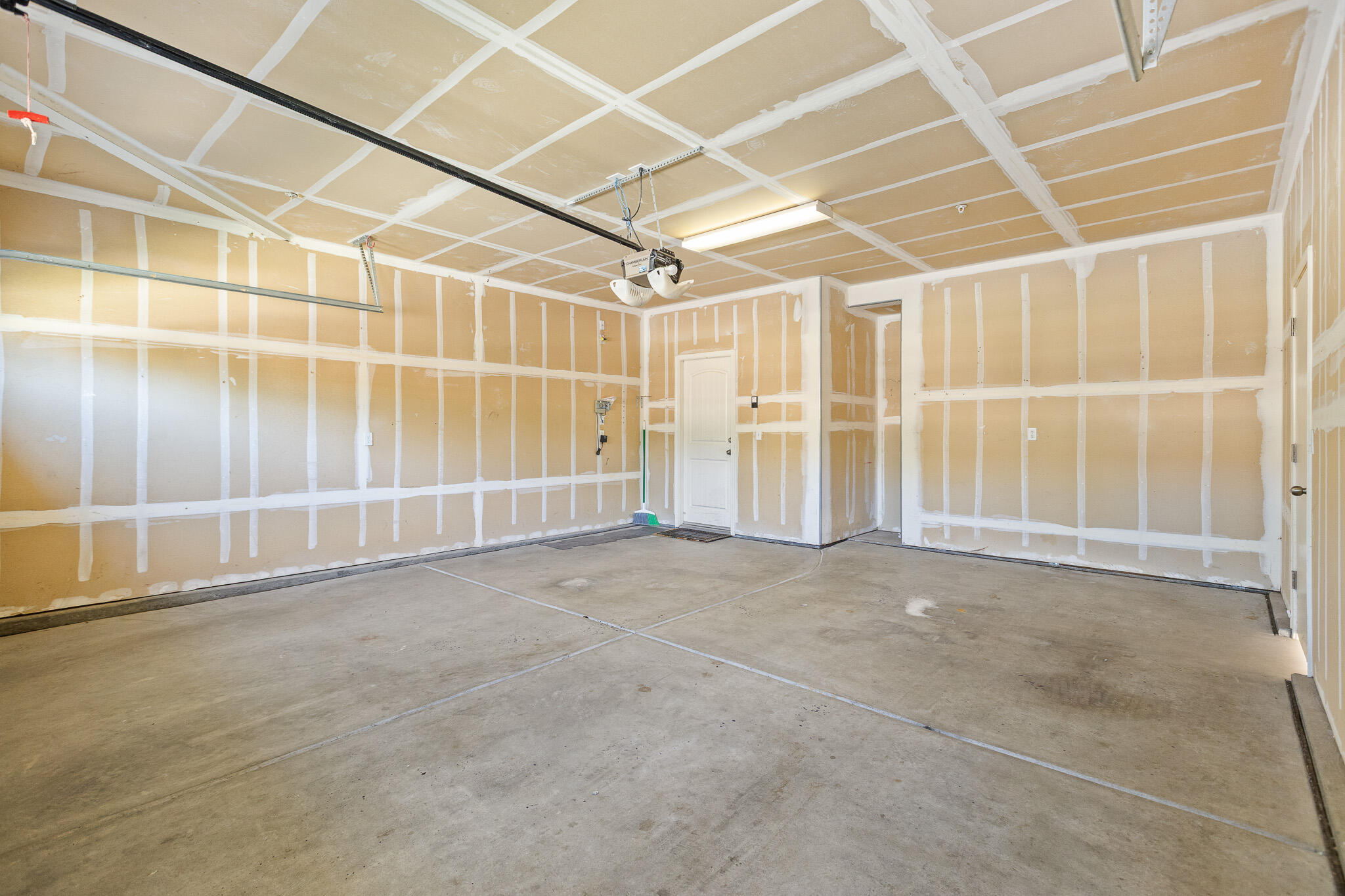 4039 W Buena Vista Ave, Visalia, CA 93291