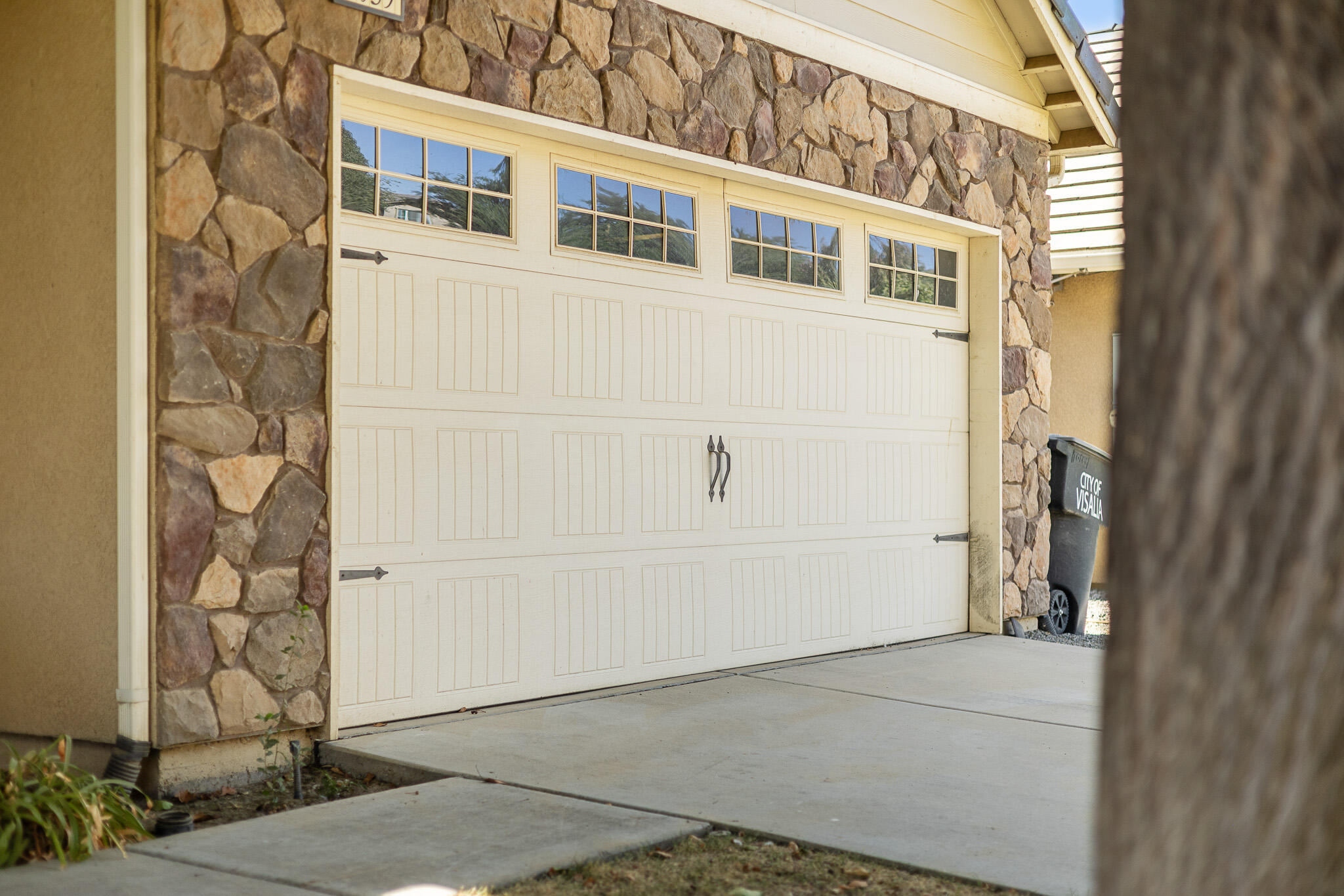 4039 W Buena Vista Ave, Visalia, CA 93291