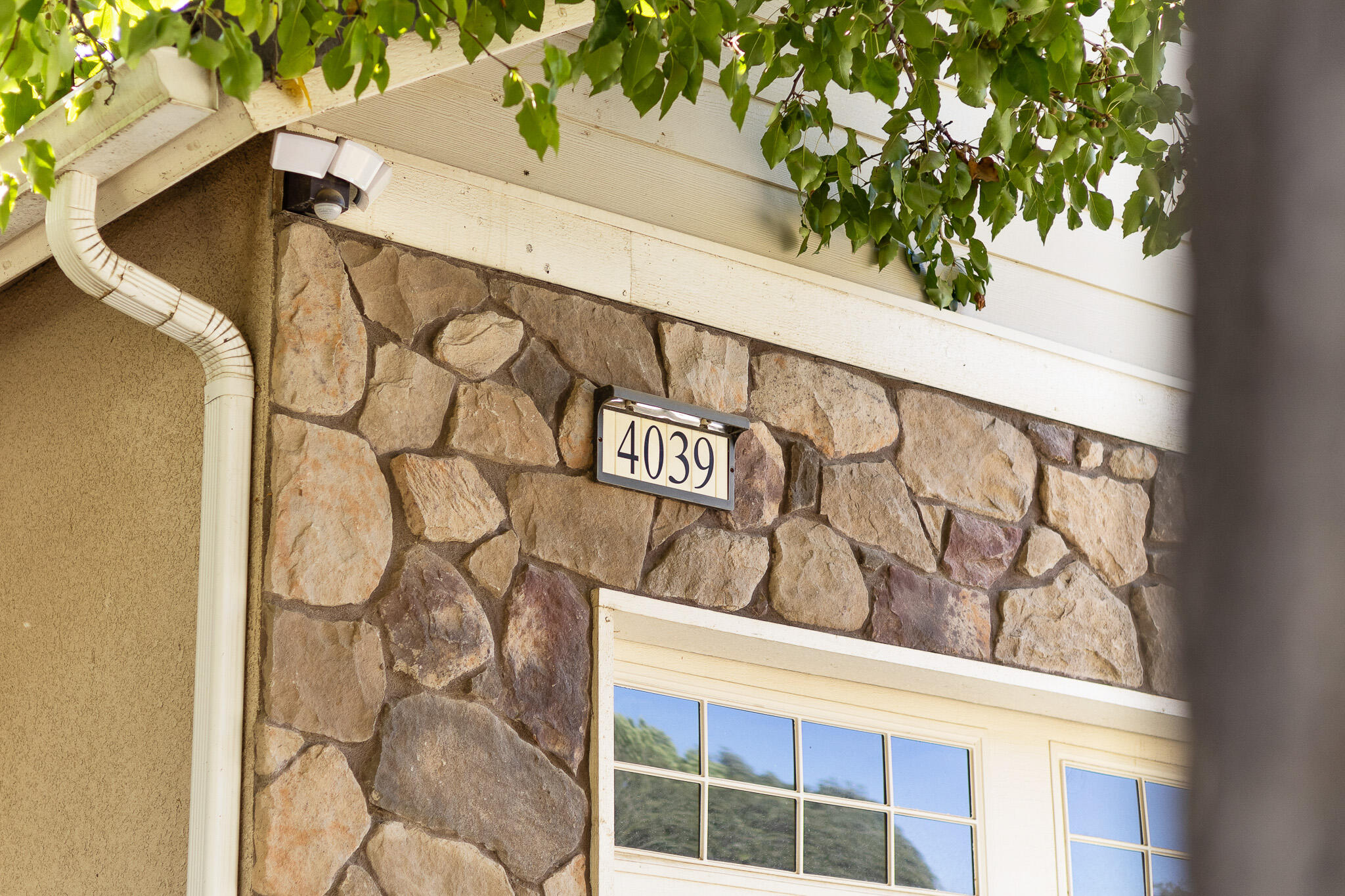 4039 W Buena Vista Ave, Visalia, CA 93291