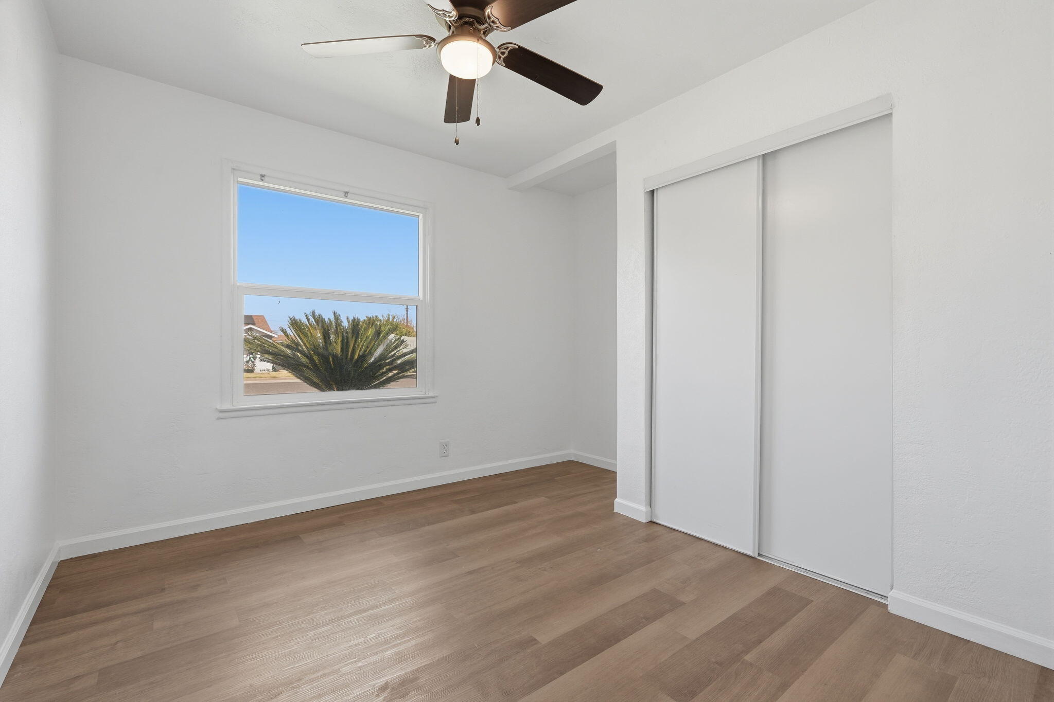 153 W Lois Ave, Tulare, CA 93274
