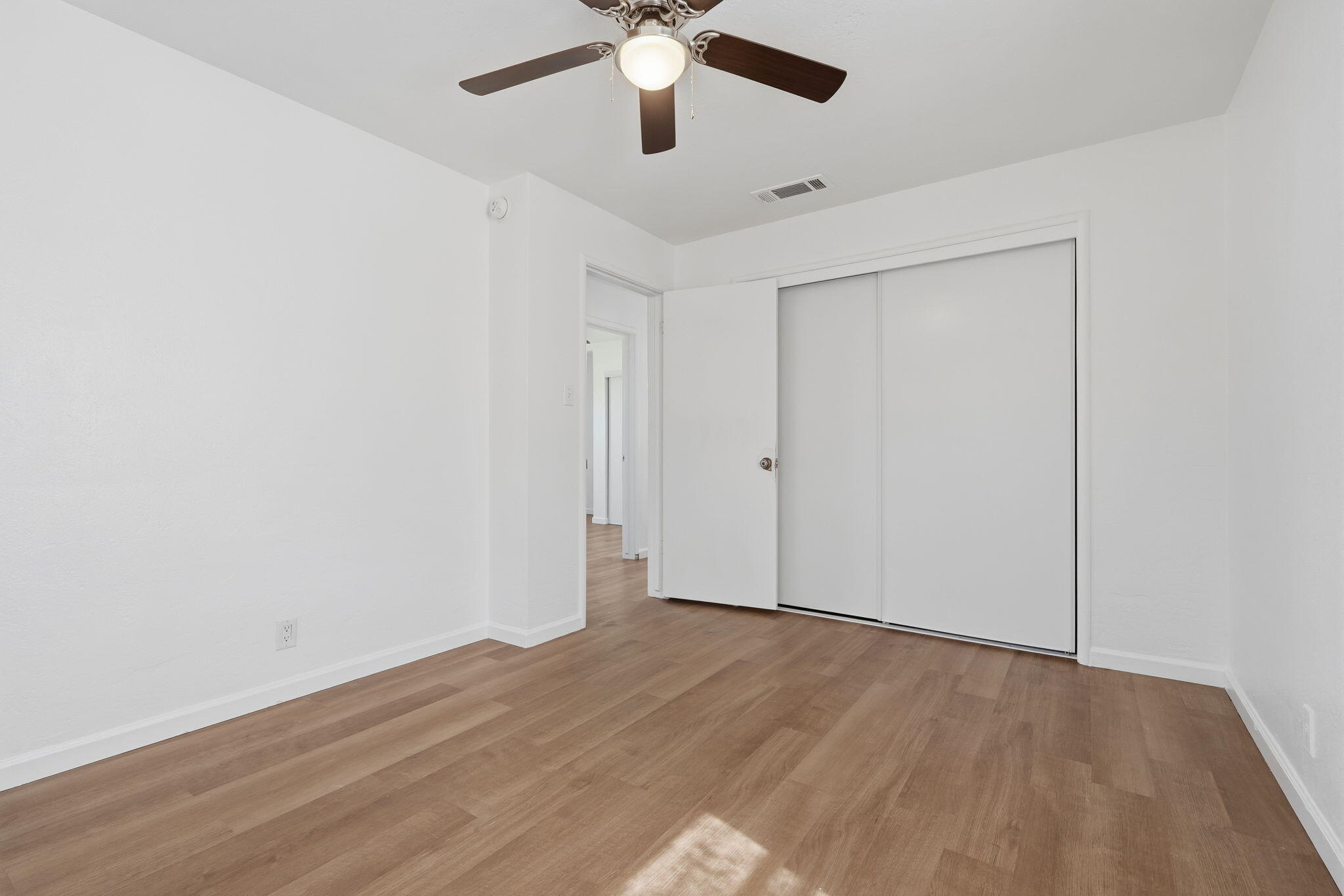 153 W Lois Ave, Tulare, CA 93274