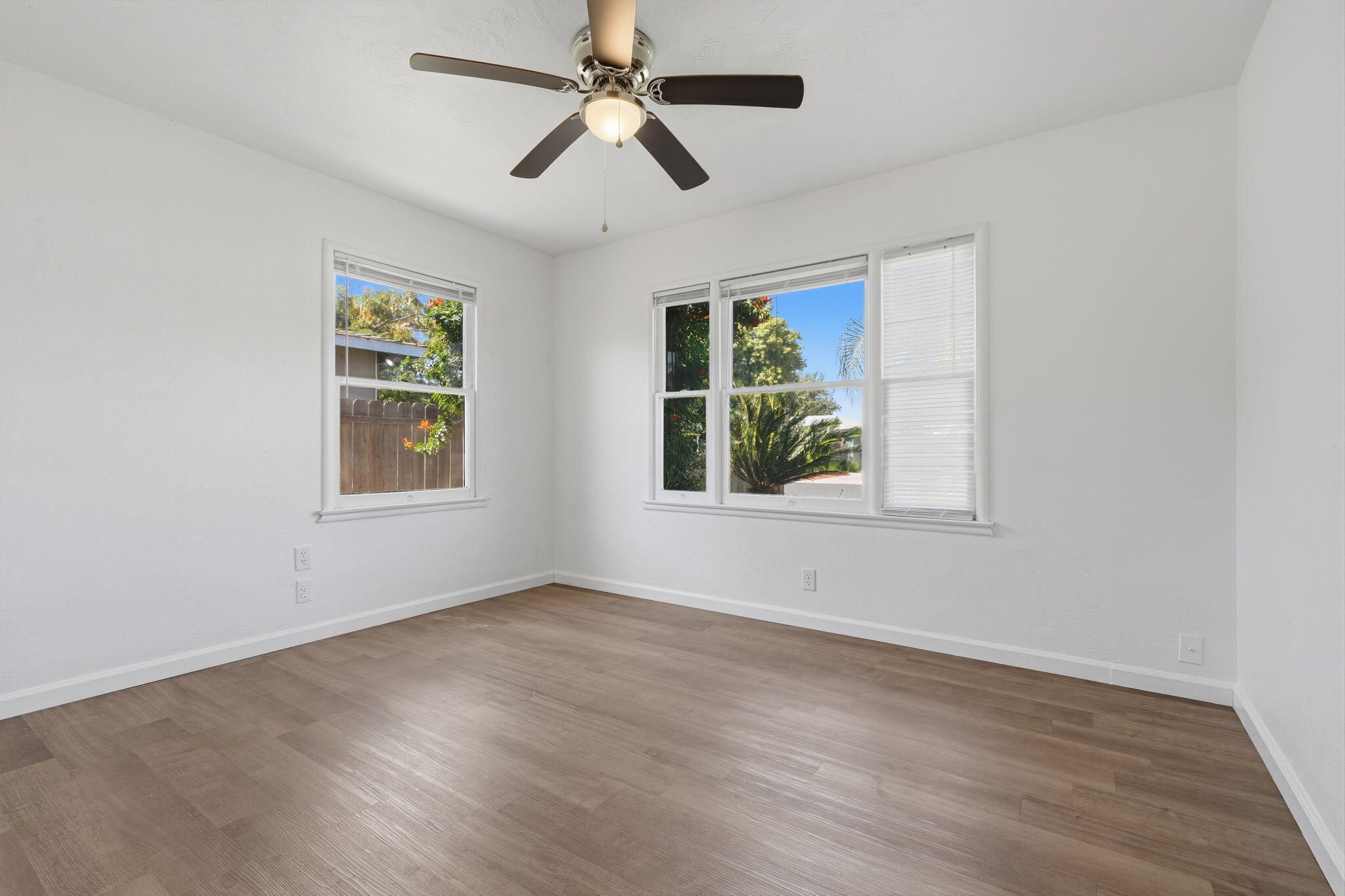 153 W Lois Ave, Tulare, CA 93274