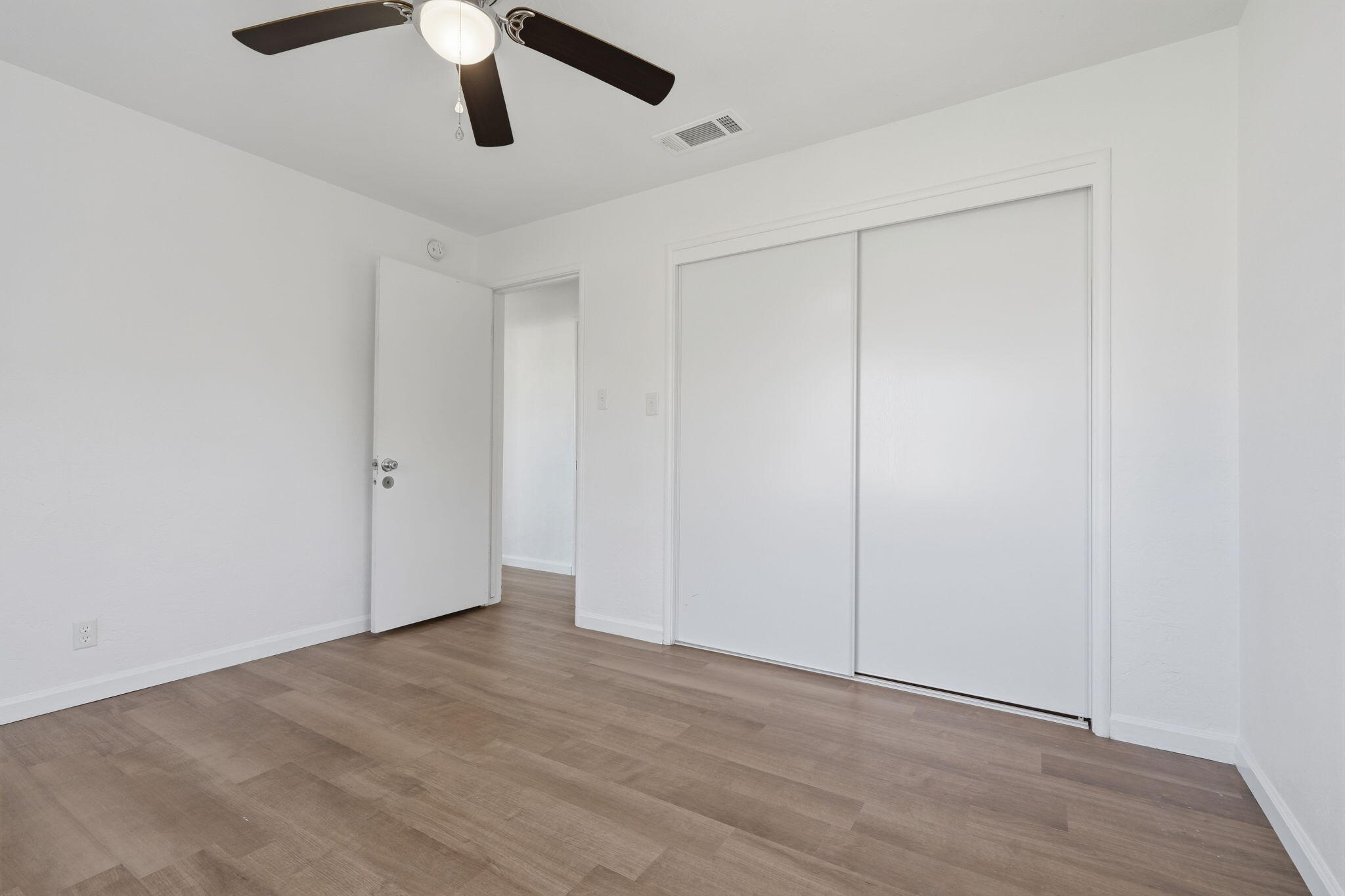 153 W Lois Ave, Tulare, CA 93274