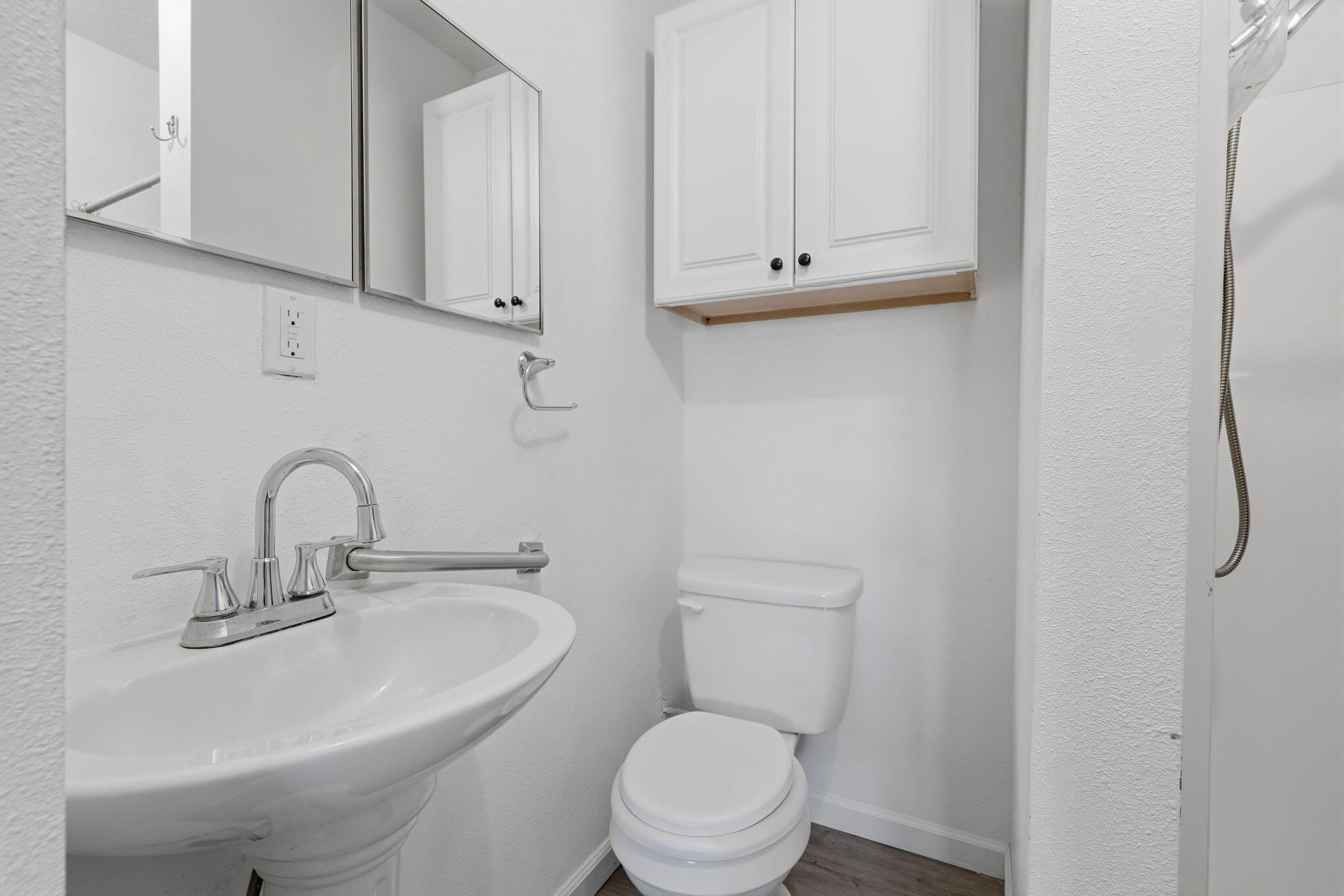 153 W Lois Ave, Tulare, CA 93274
