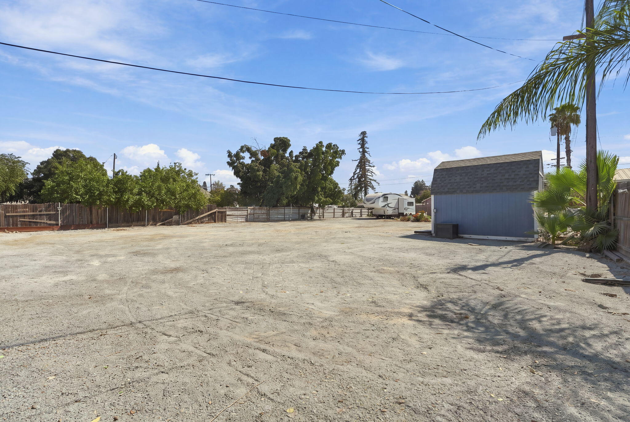 153 W Lois Ave, Tulare, CA 93274