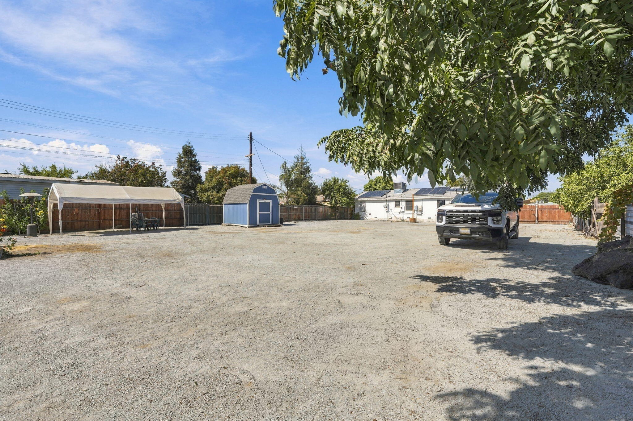 153 W Lois Ave, Tulare, CA 93274