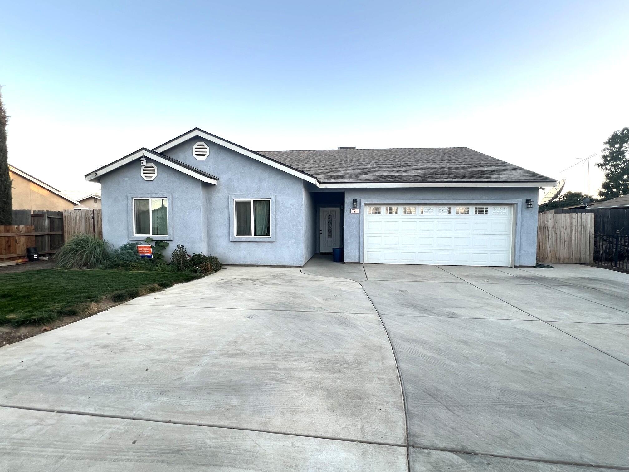 721 W Sonora Ave, Tulare, CA 93274