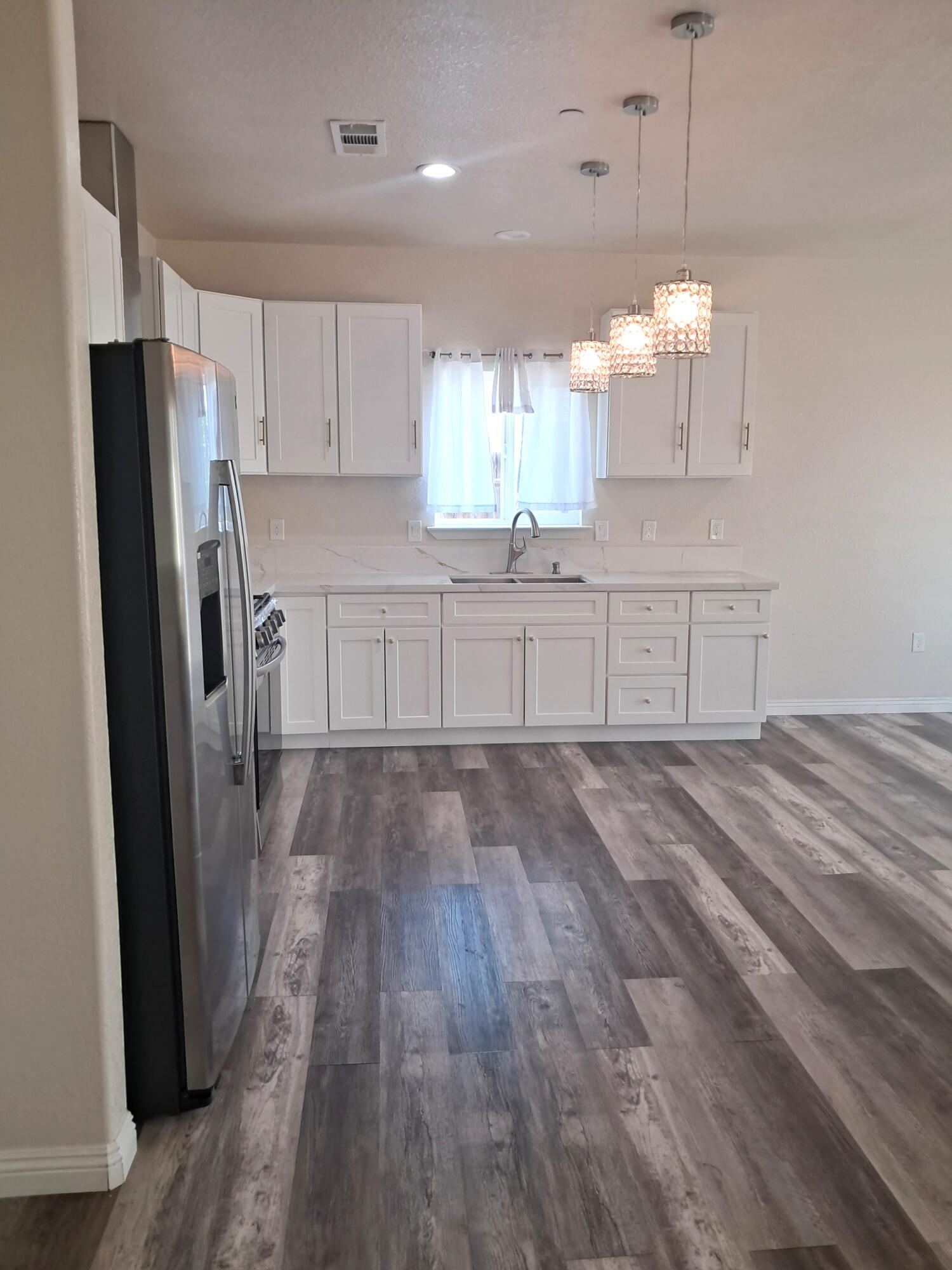 721 W Sonora Ave, Tulare, CA 93274