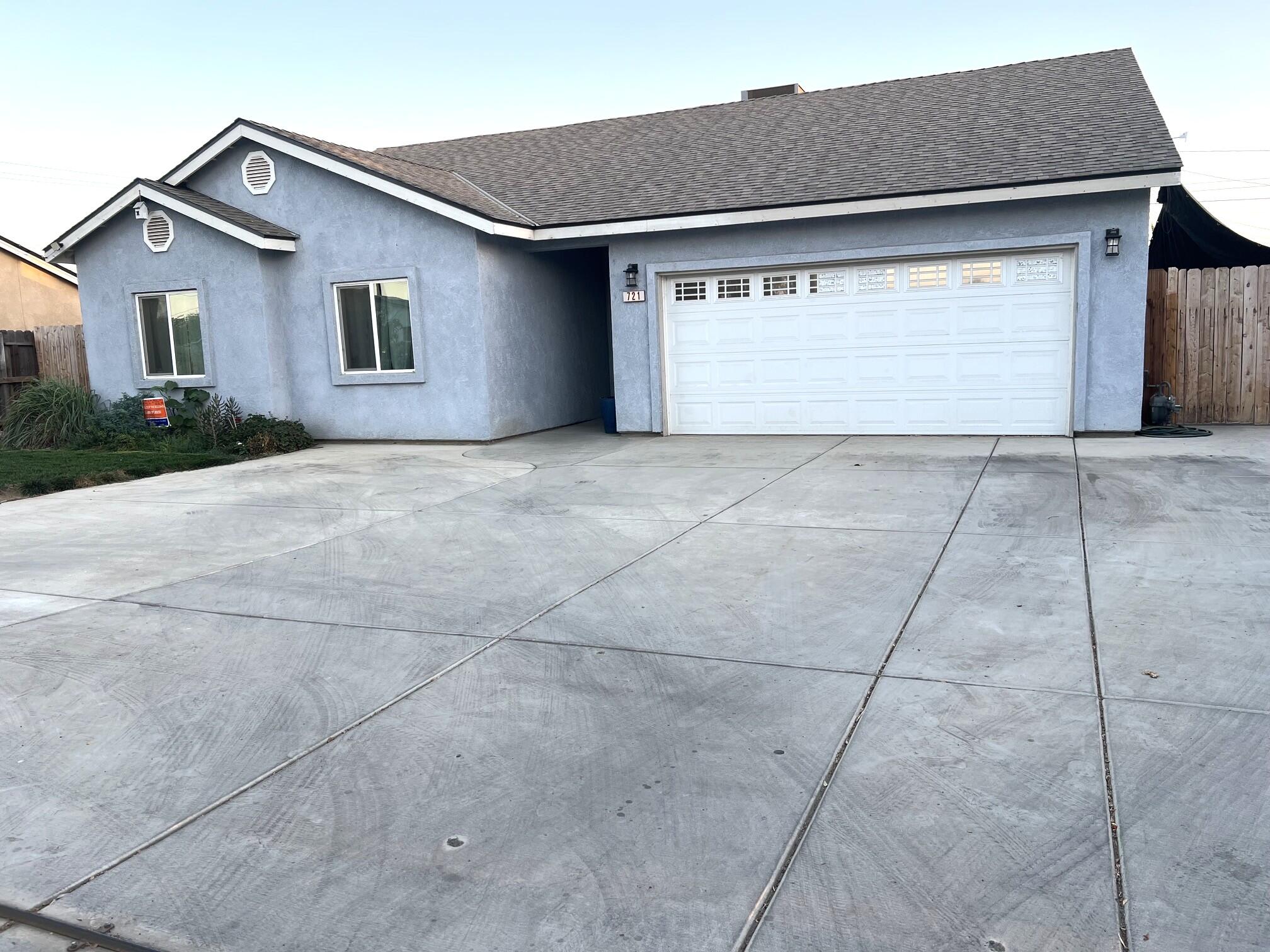721 W Sonora Ave, Tulare, CA 93274