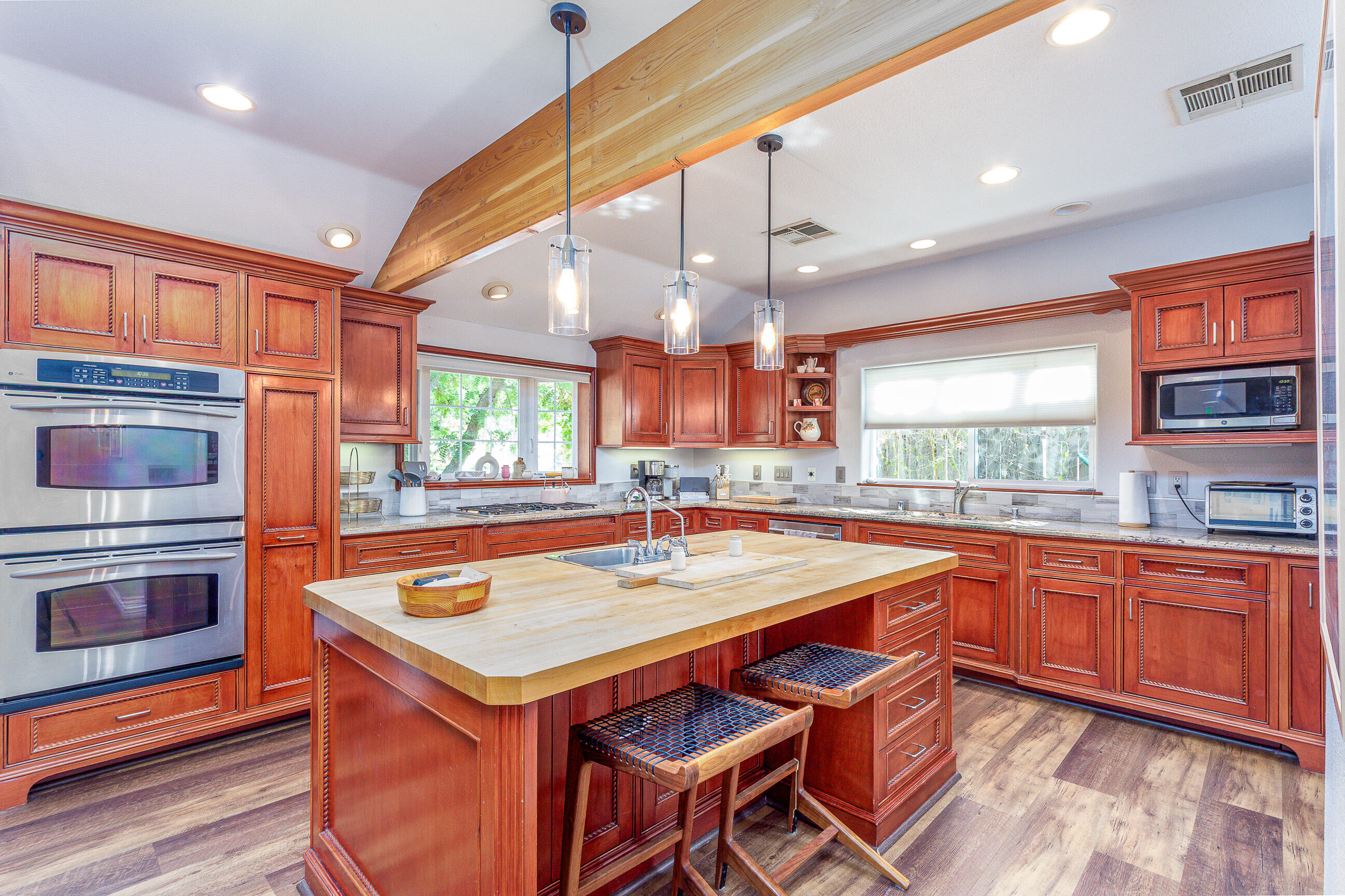 44268 Kaweah River Dr, Three Rivers, CA 93271