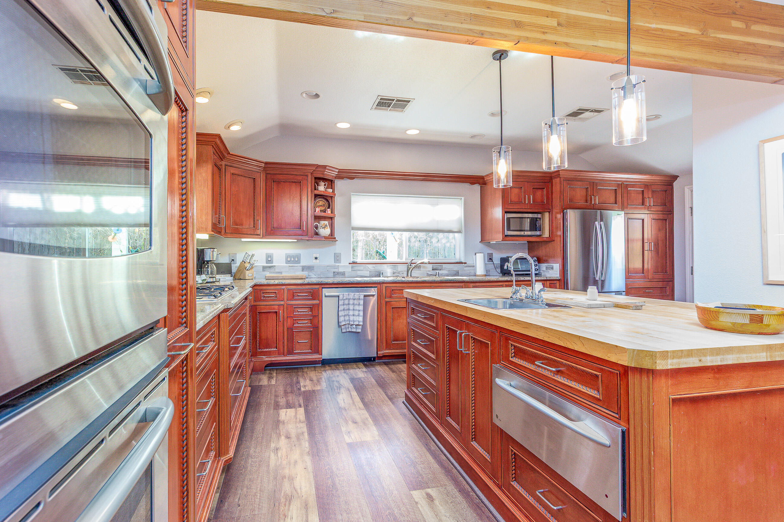 44268 Kaweah River Dr, Three Rivers, CA 93271