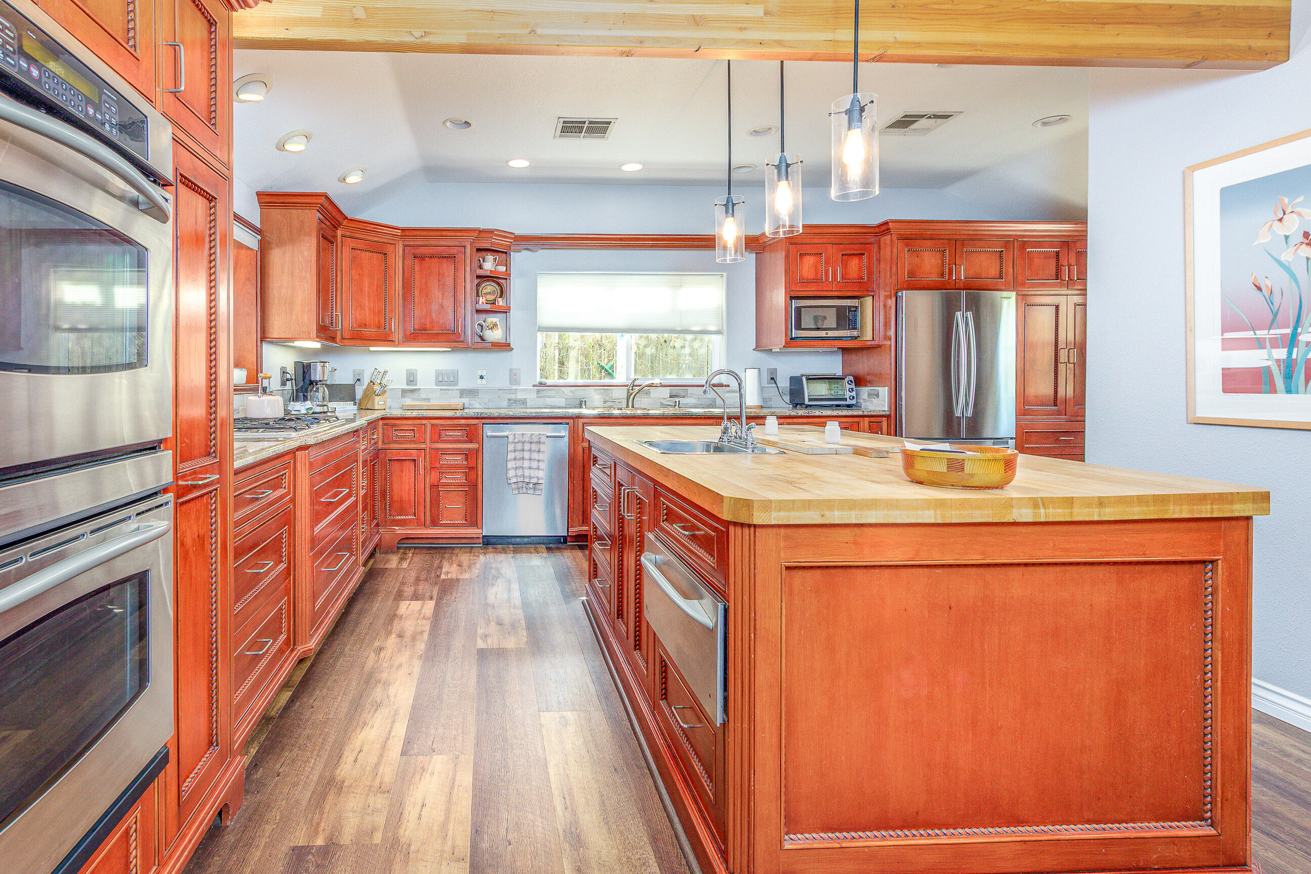 44268 Kaweah River Dr, Three Rivers, CA 93271