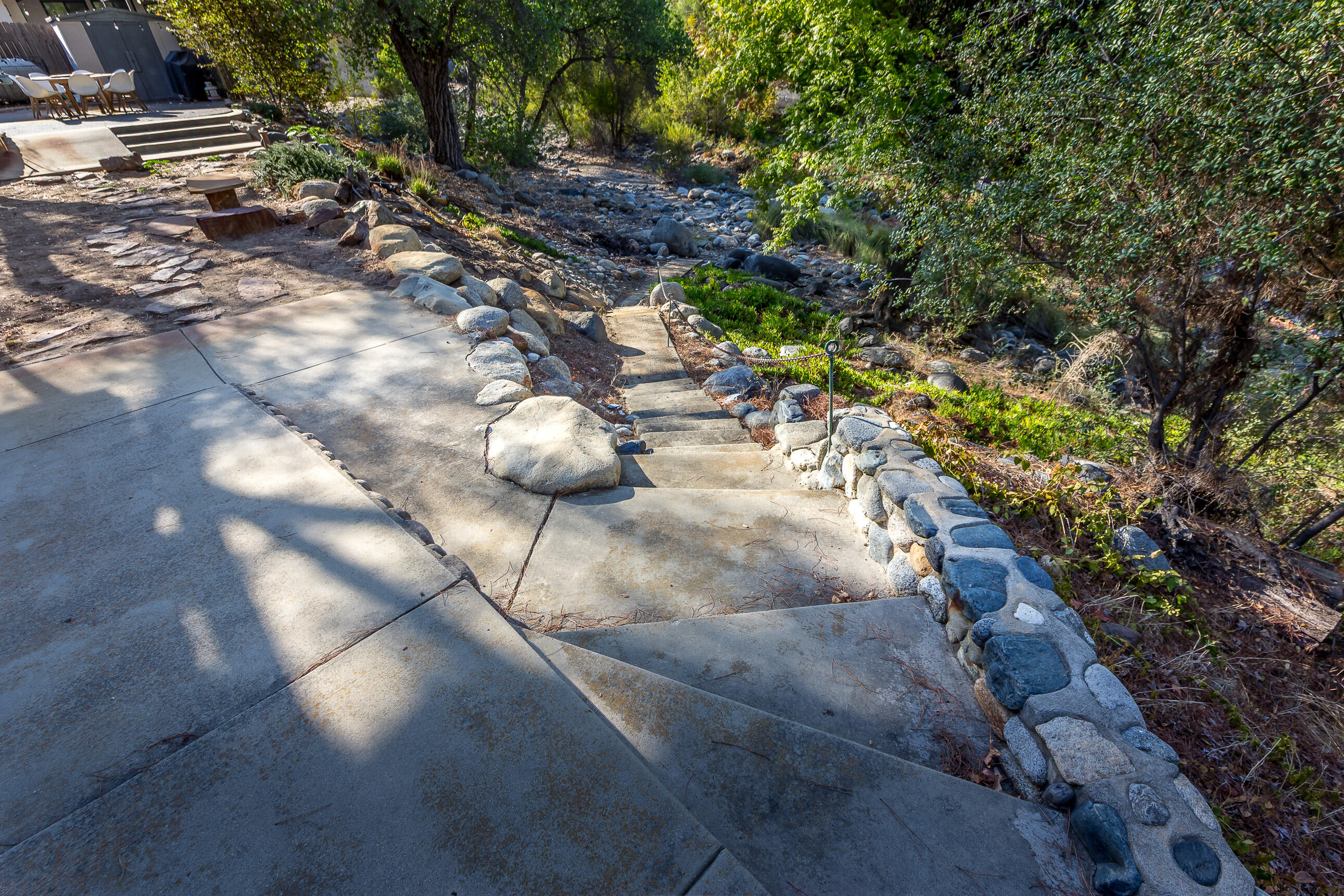 44268 Kaweah River Dr, Three Rivers, CA 93271