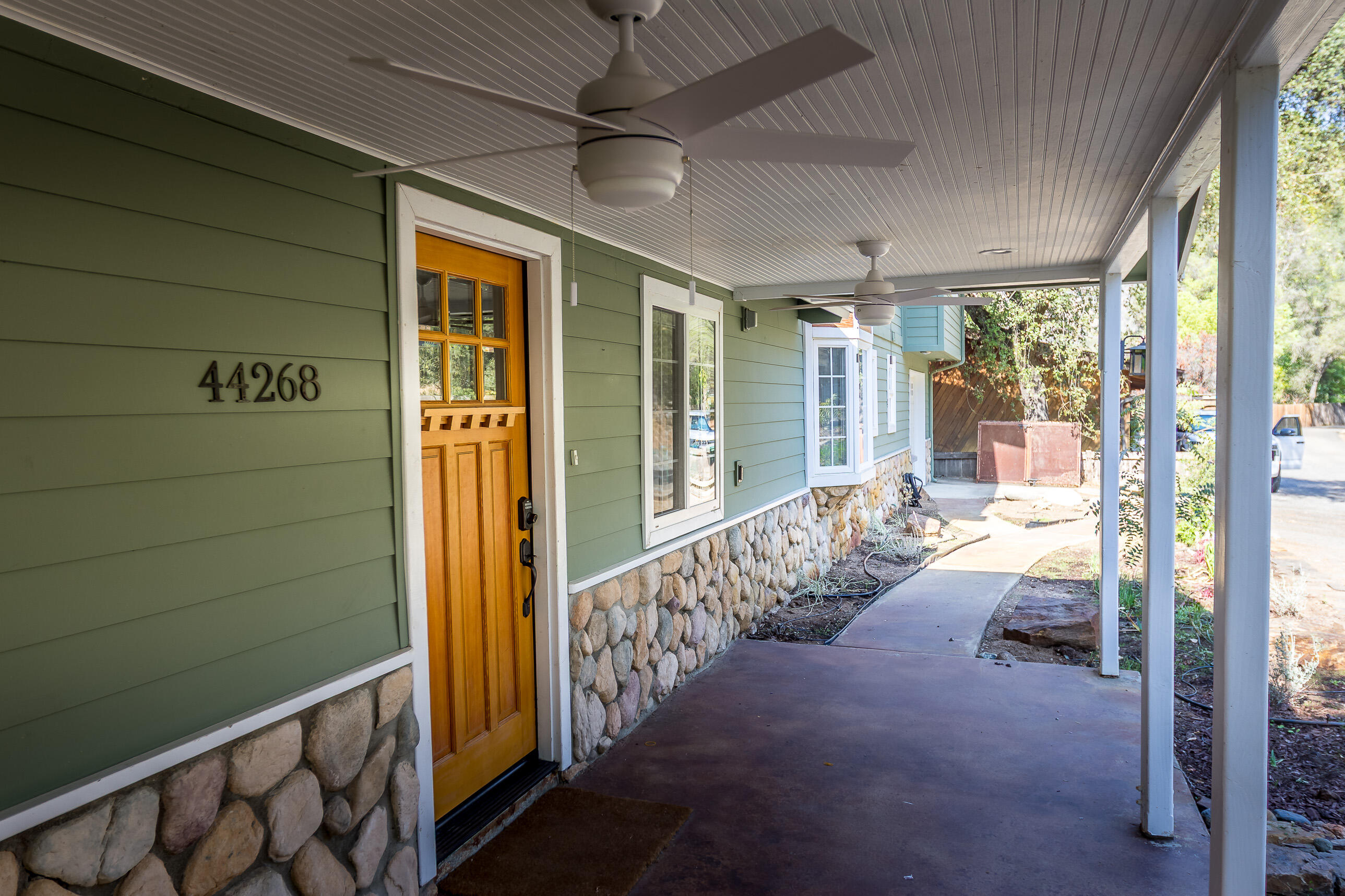 44268 Kaweah River Dr, Three Rivers, CA 93271