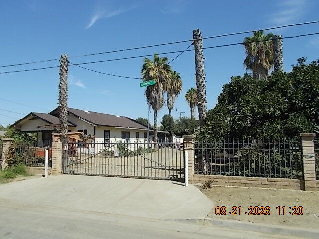 15634 Beechwood, Ivanhoe, CA 93235