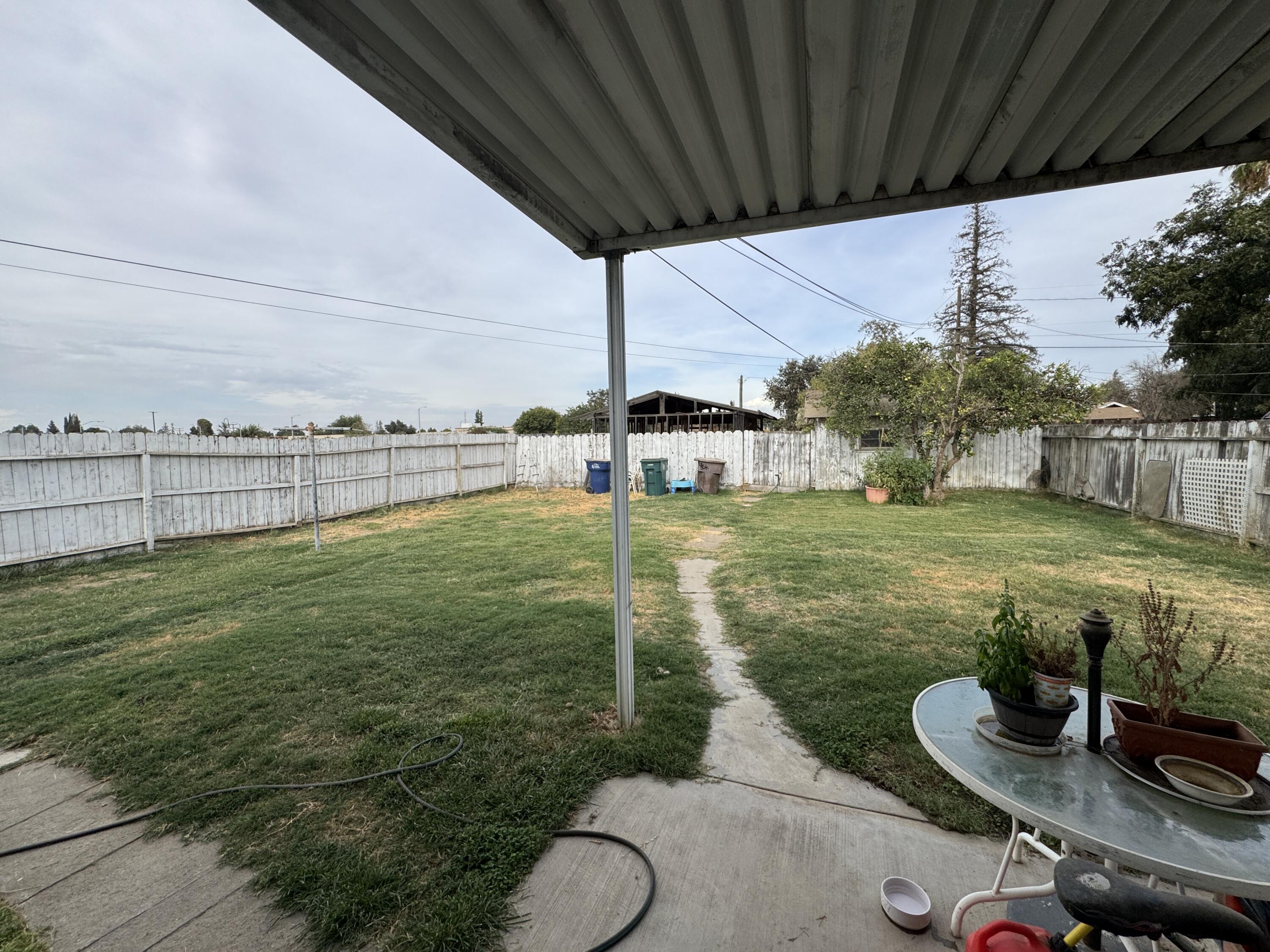340 N N St, Tulare, CA 93274