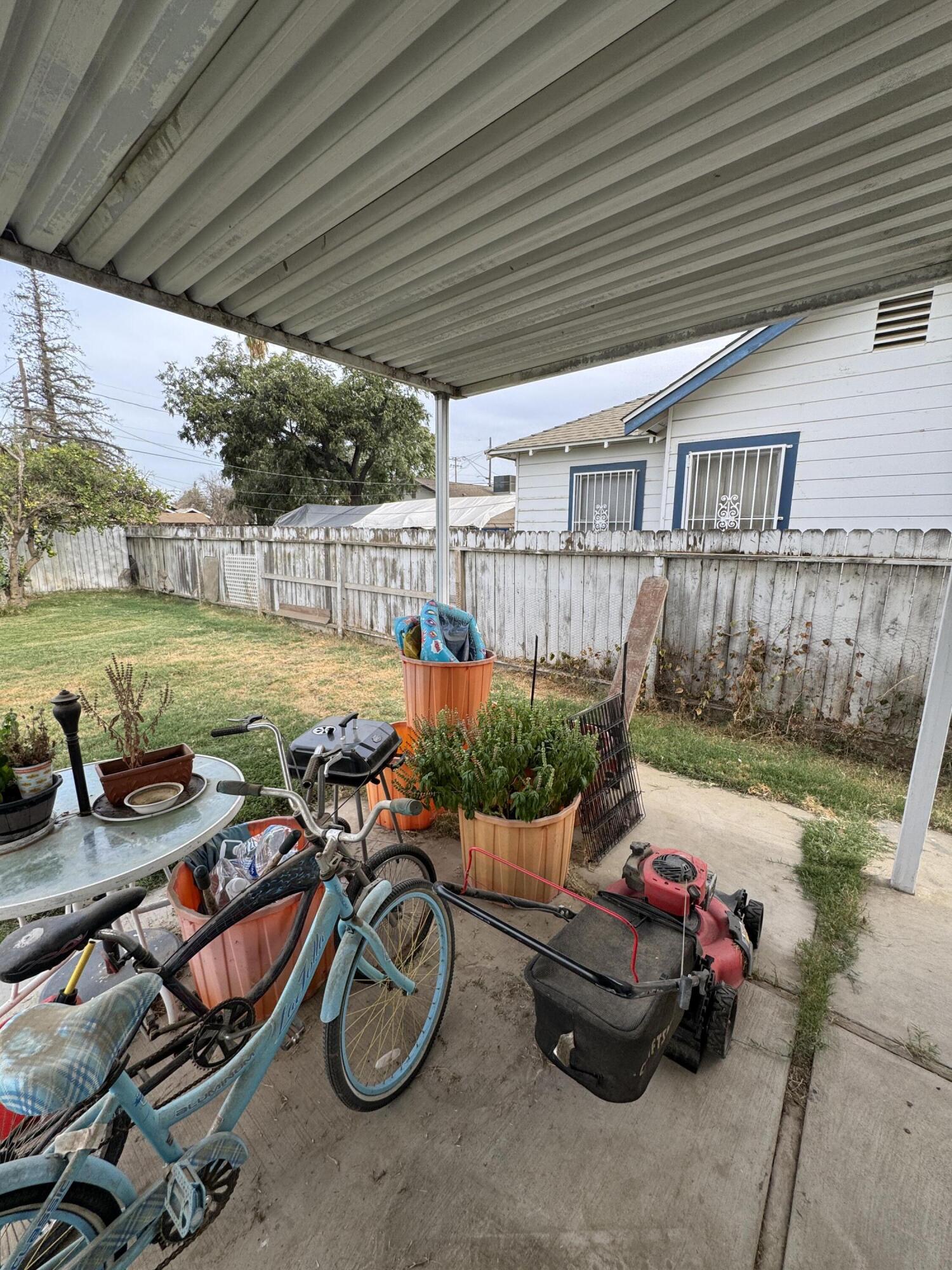 340 N N St, Tulare, CA 93274