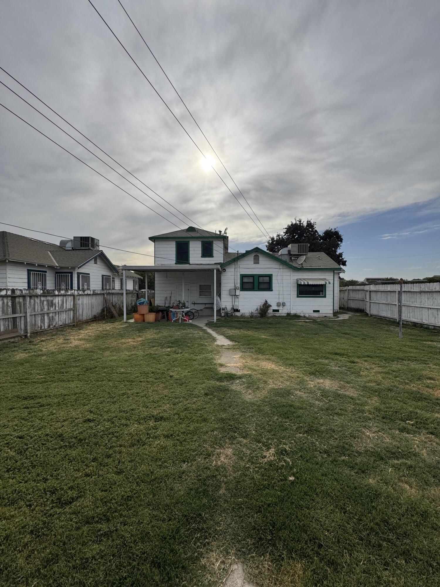 340 N N St, Tulare, CA 93274