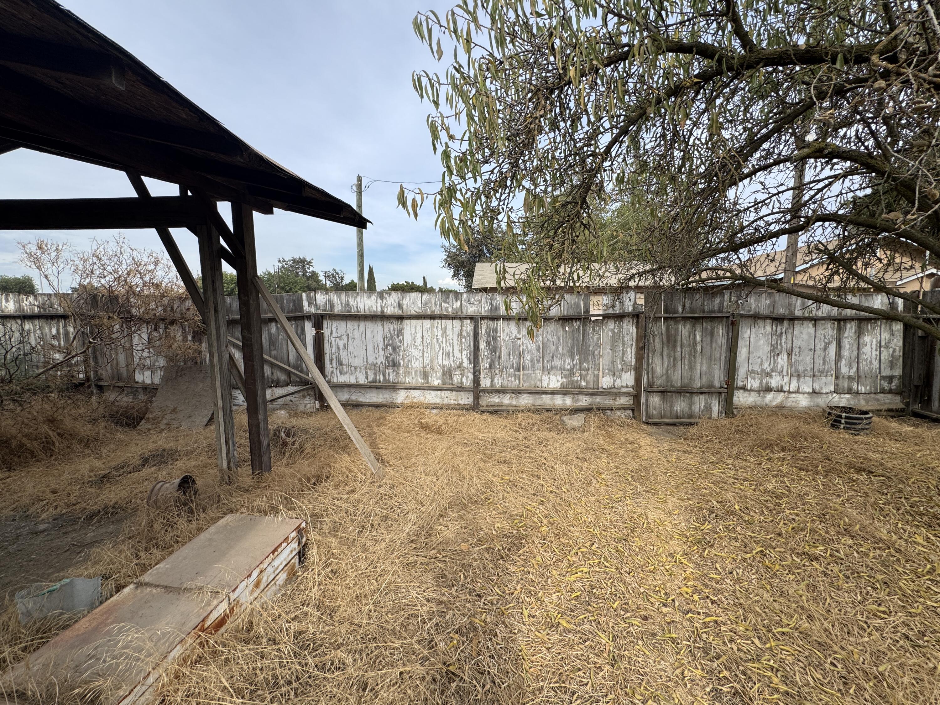 340 N N St, Tulare, CA 93274