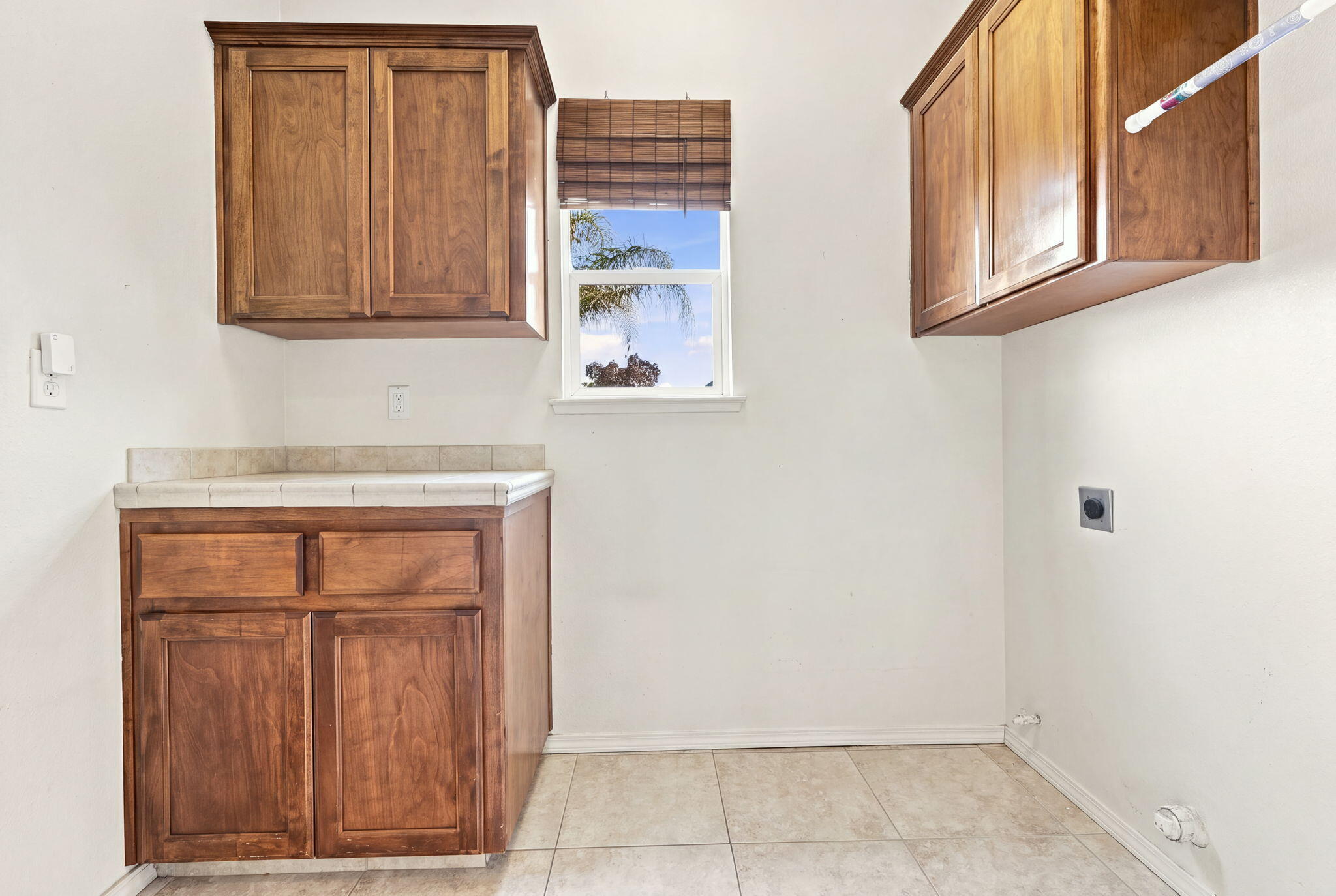 1514 W Claridge Ct, Hanford, CA 93230